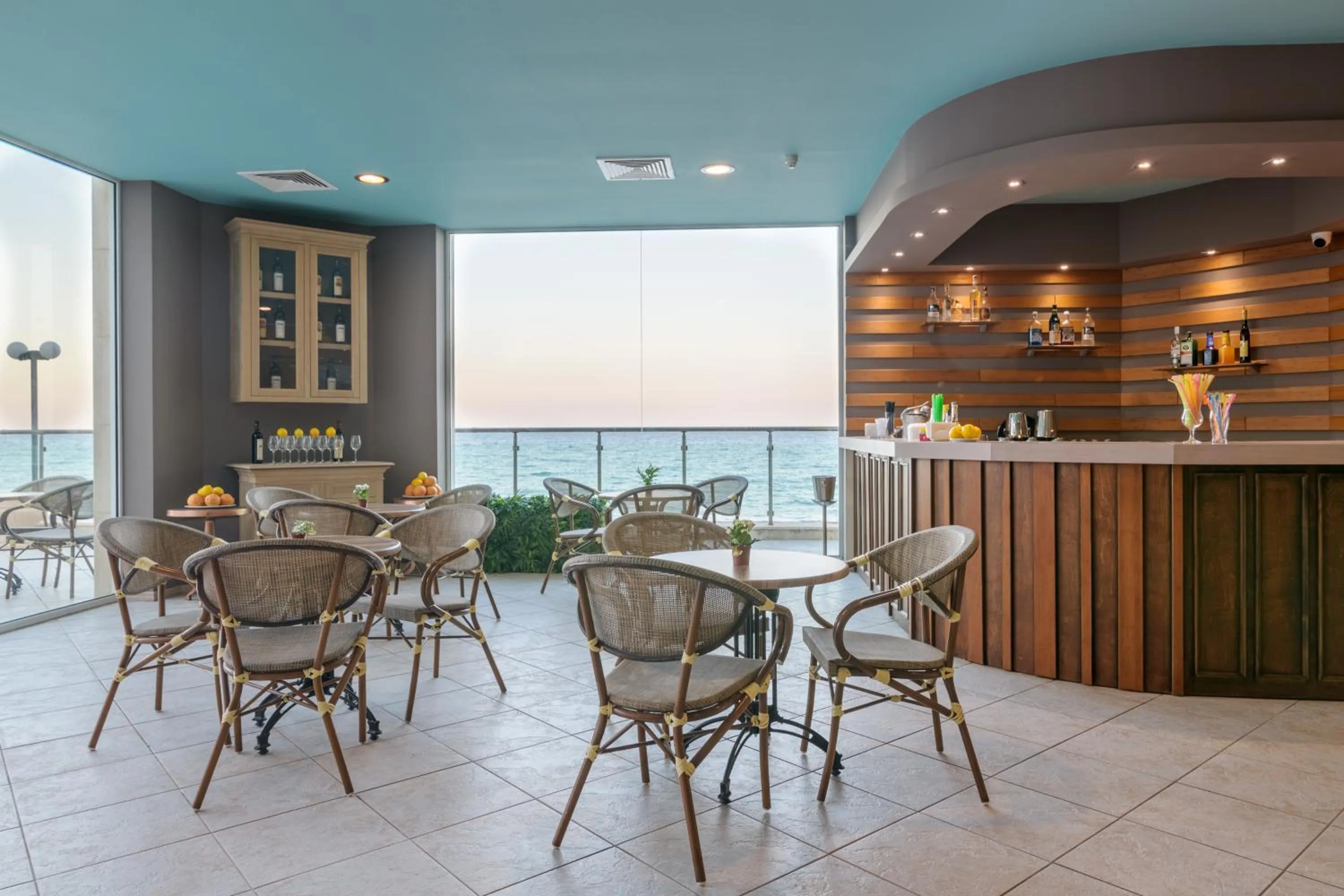 Lounge or bar in Marina Hotel, Sunny Day