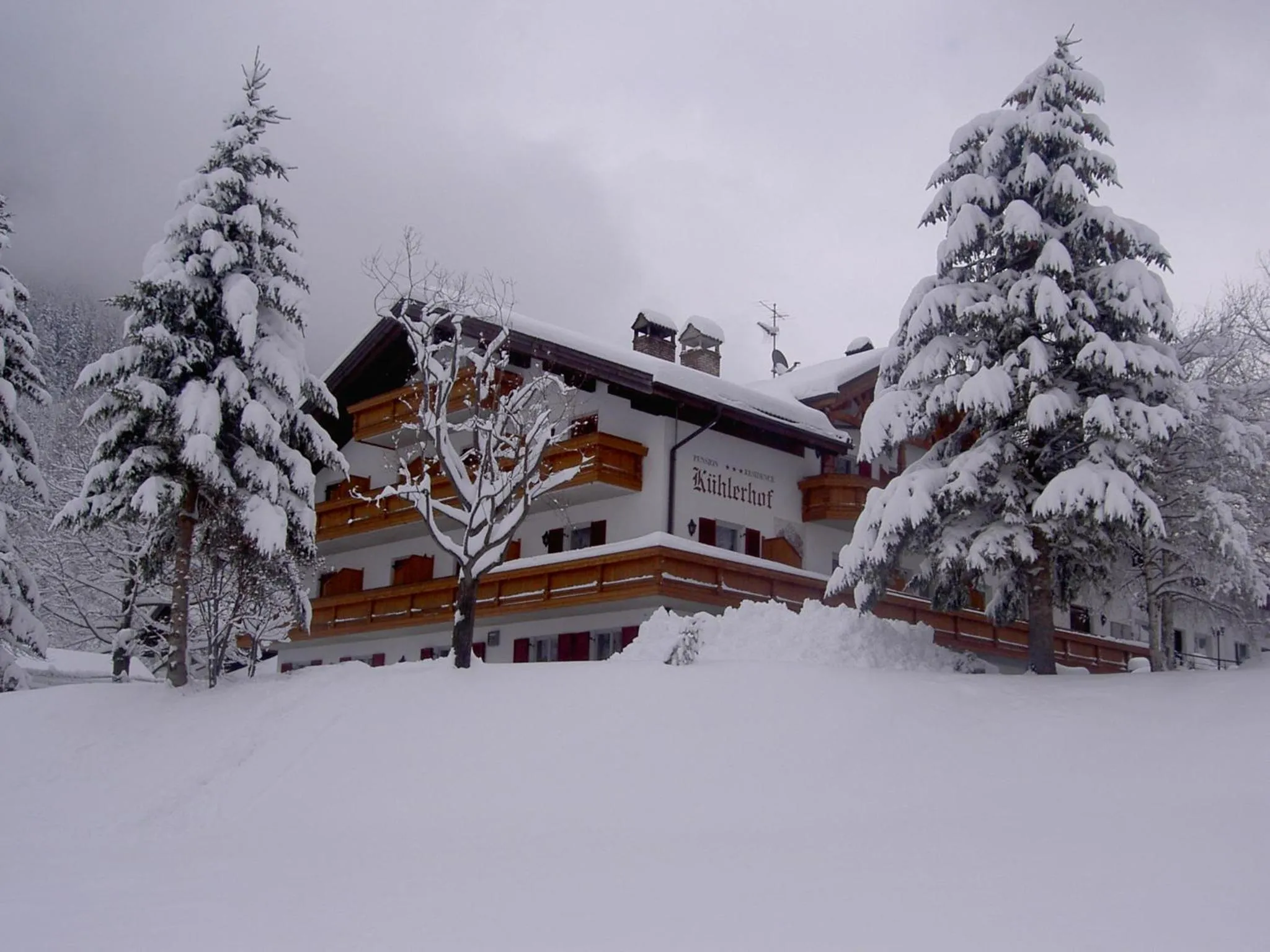 Property building in Kühlerhof