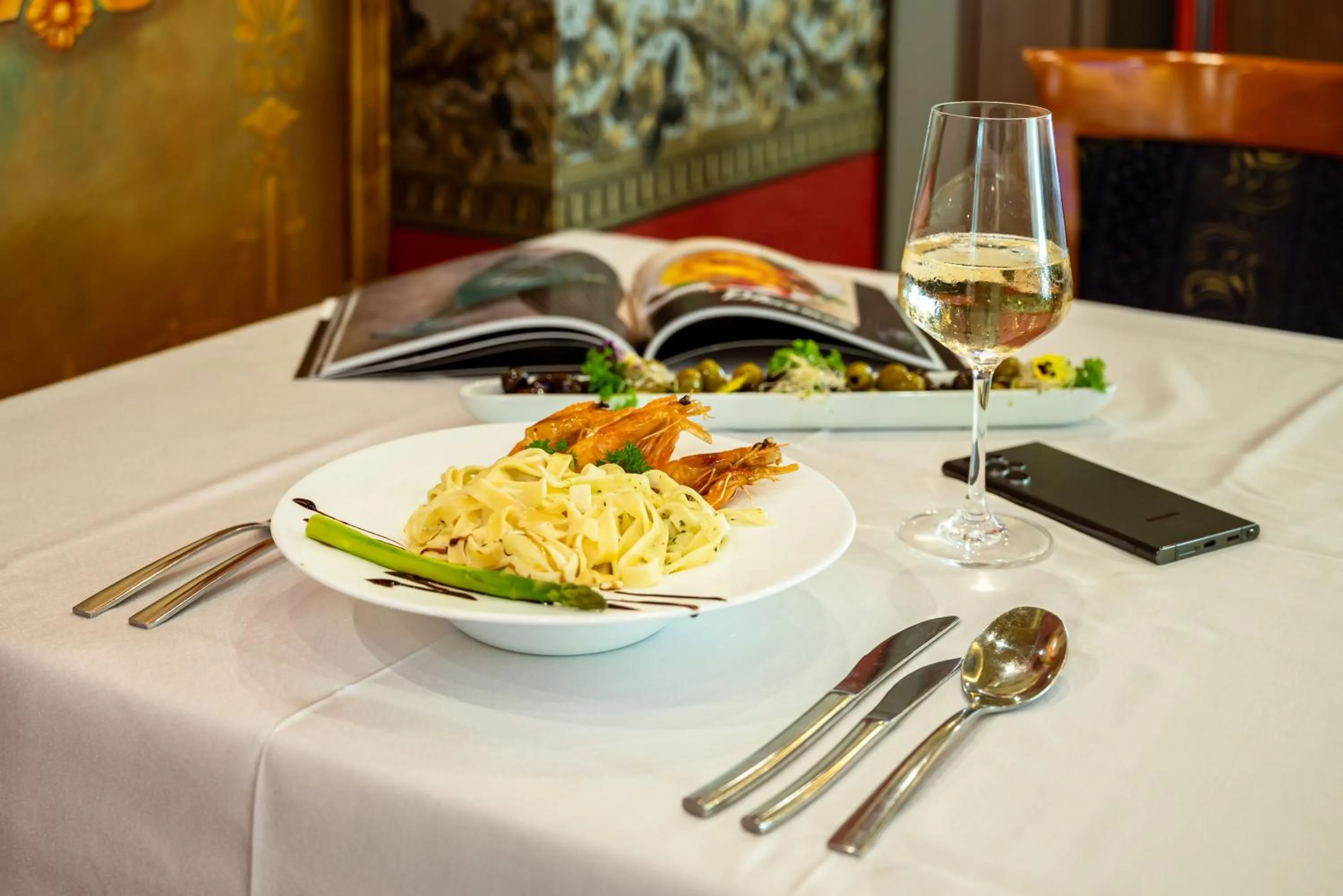 Restaurant/places to eat in Hotel Leipzig