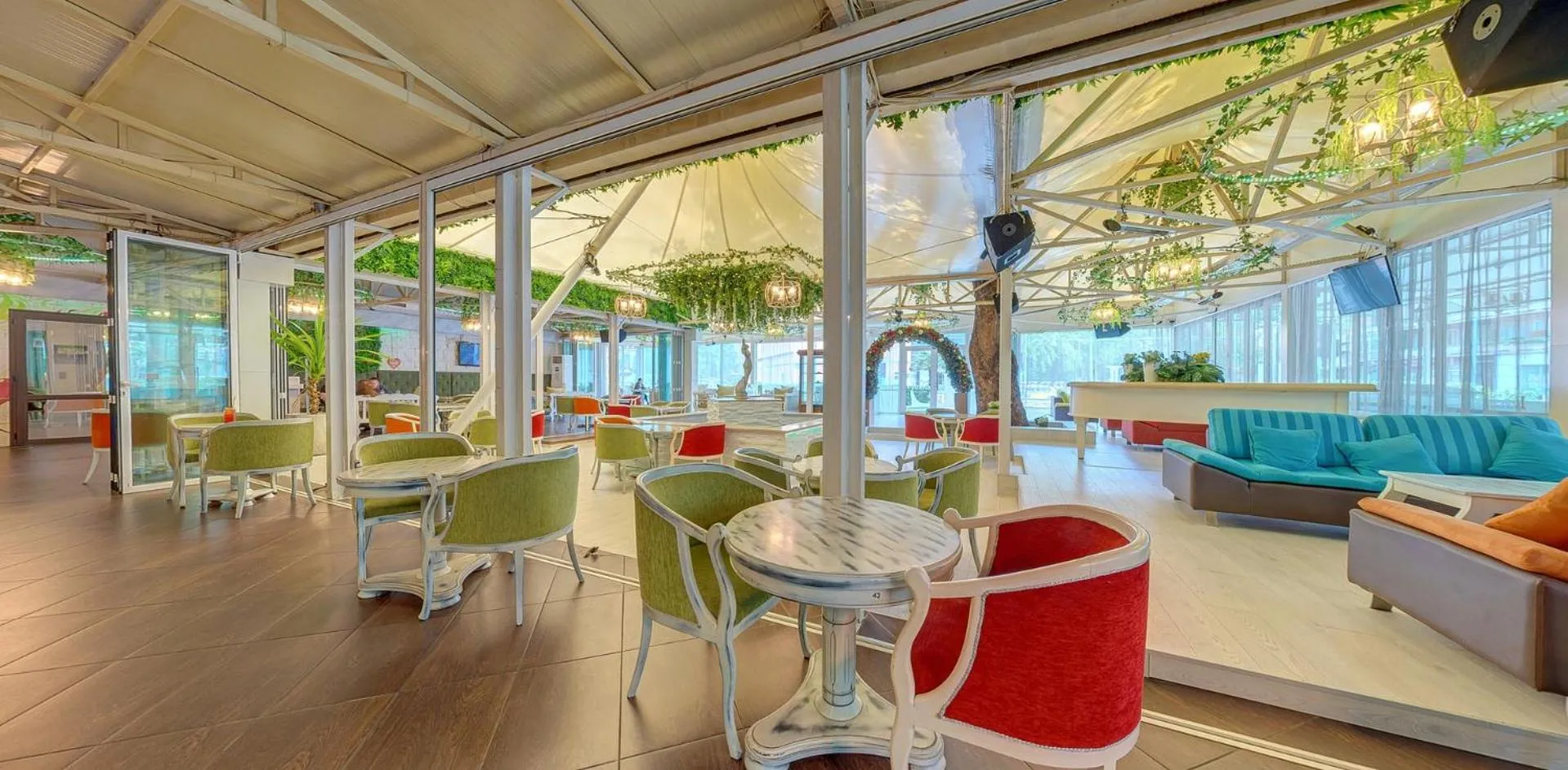 Restaurant/places to eat in Hotel Leipzig