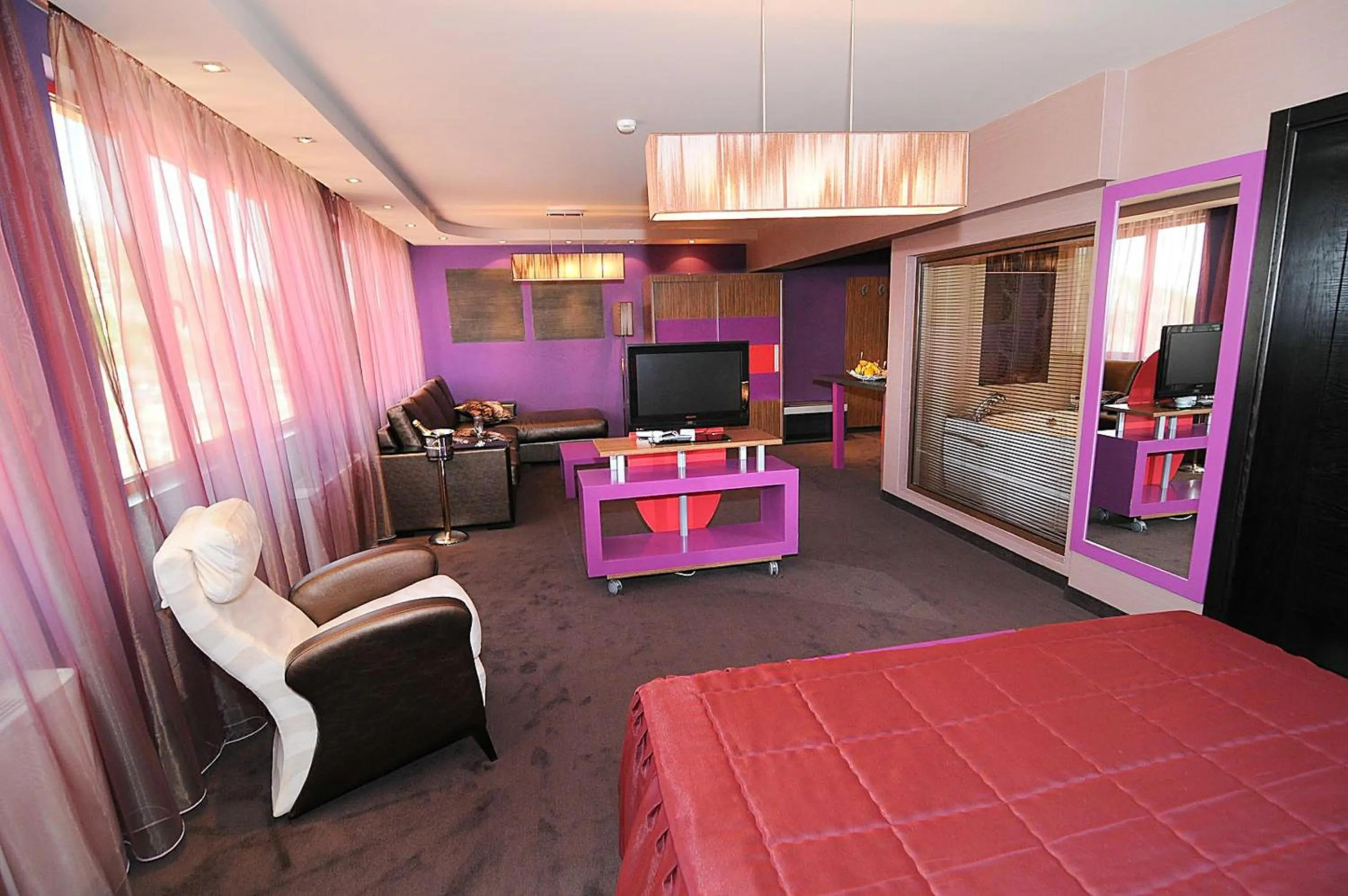 Photo of the whole room, Bed in Hotel Leipzig