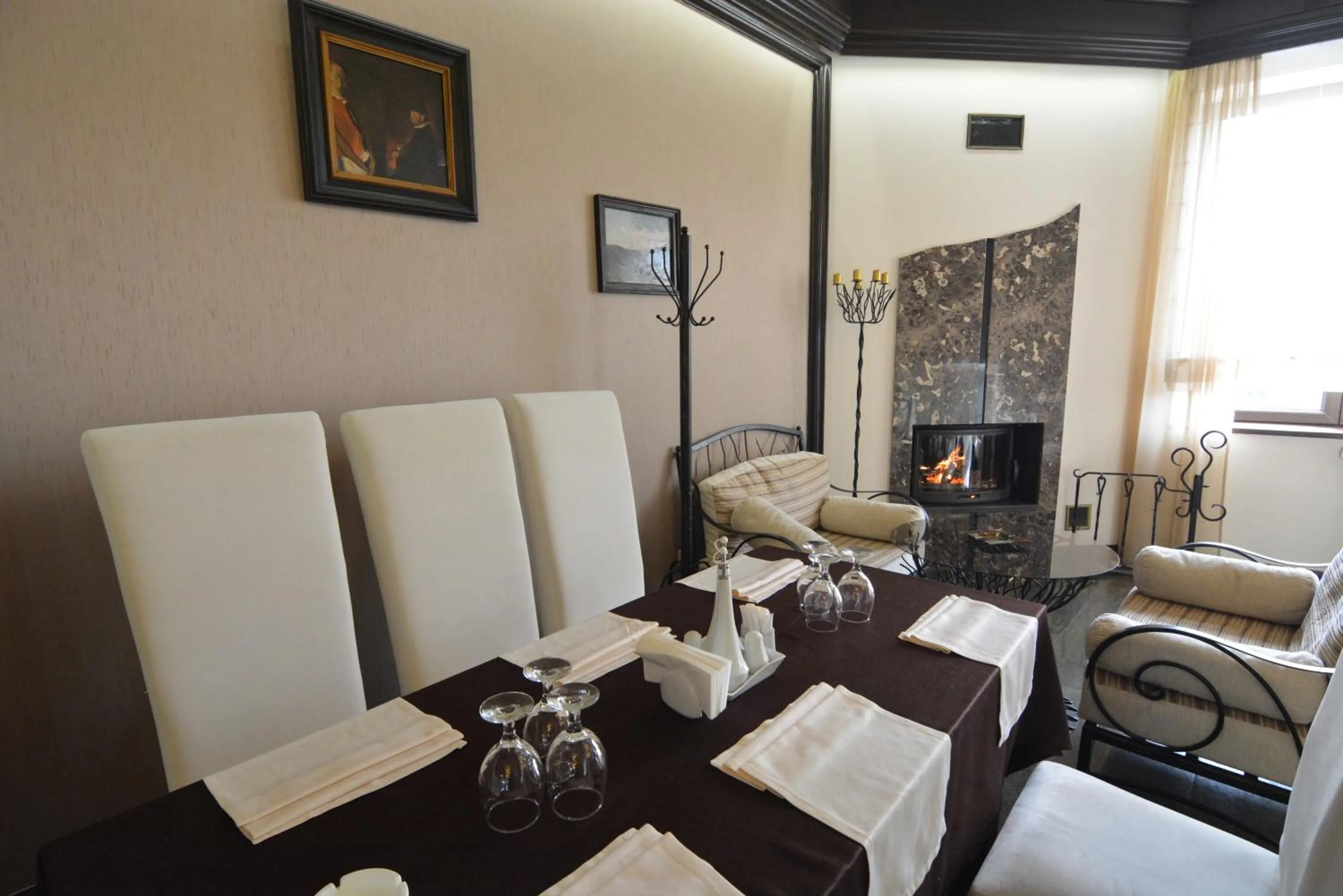 Restaurant/places to eat in Hotel Vila Class