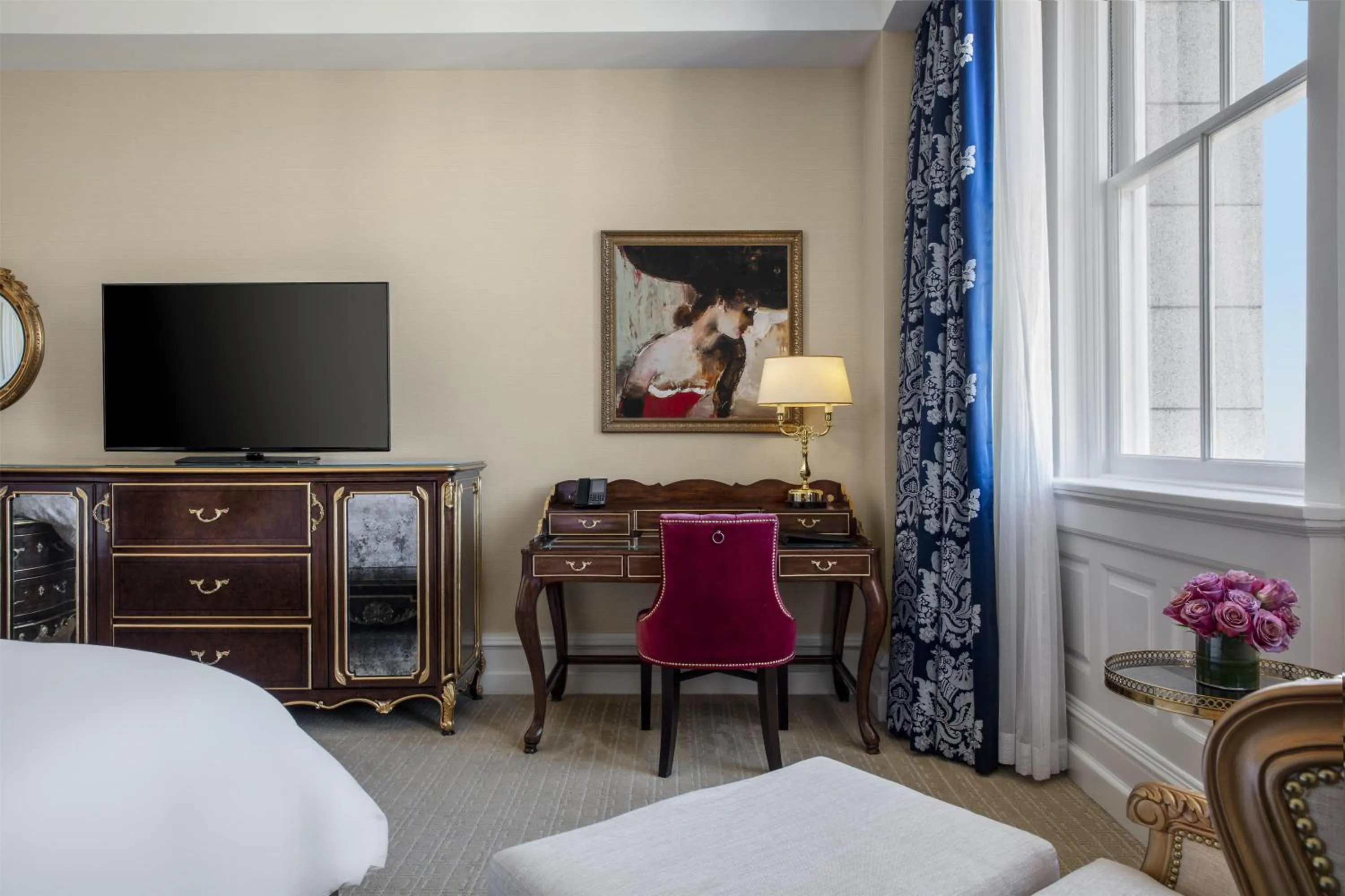 Bedroom, Bed in Waldorf Astoria Washington DC