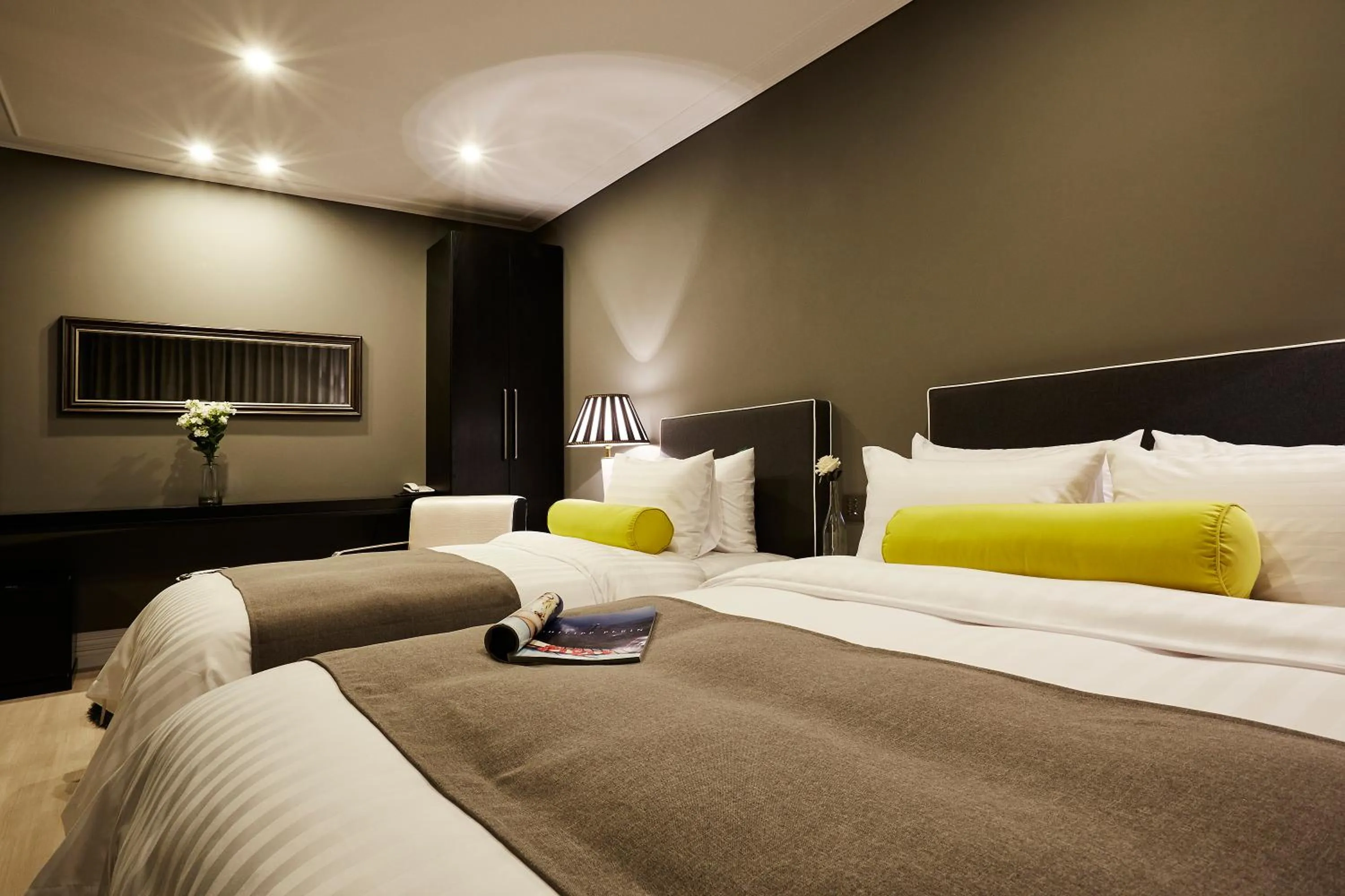 Bedroom, Bed in Urban Island Hotel Jeju