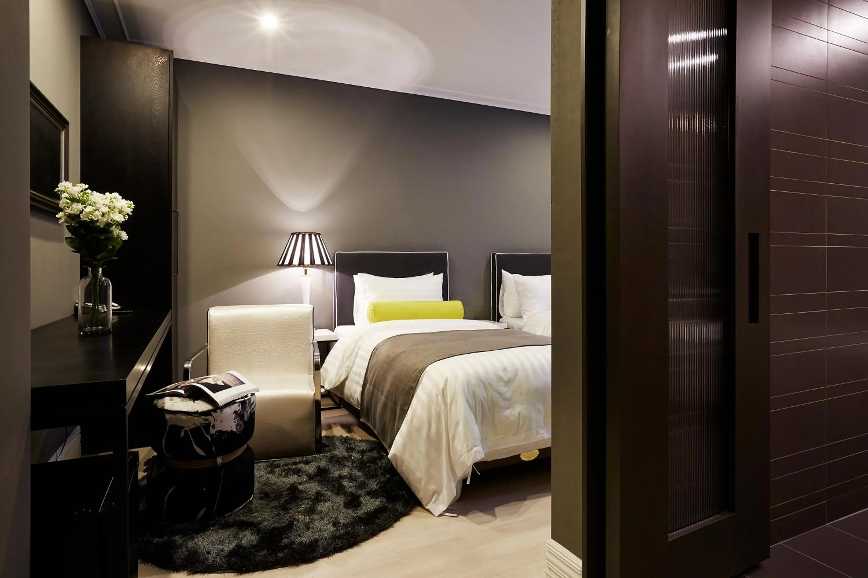 Bedroom, Bed in Urban Island Hotel Jeju