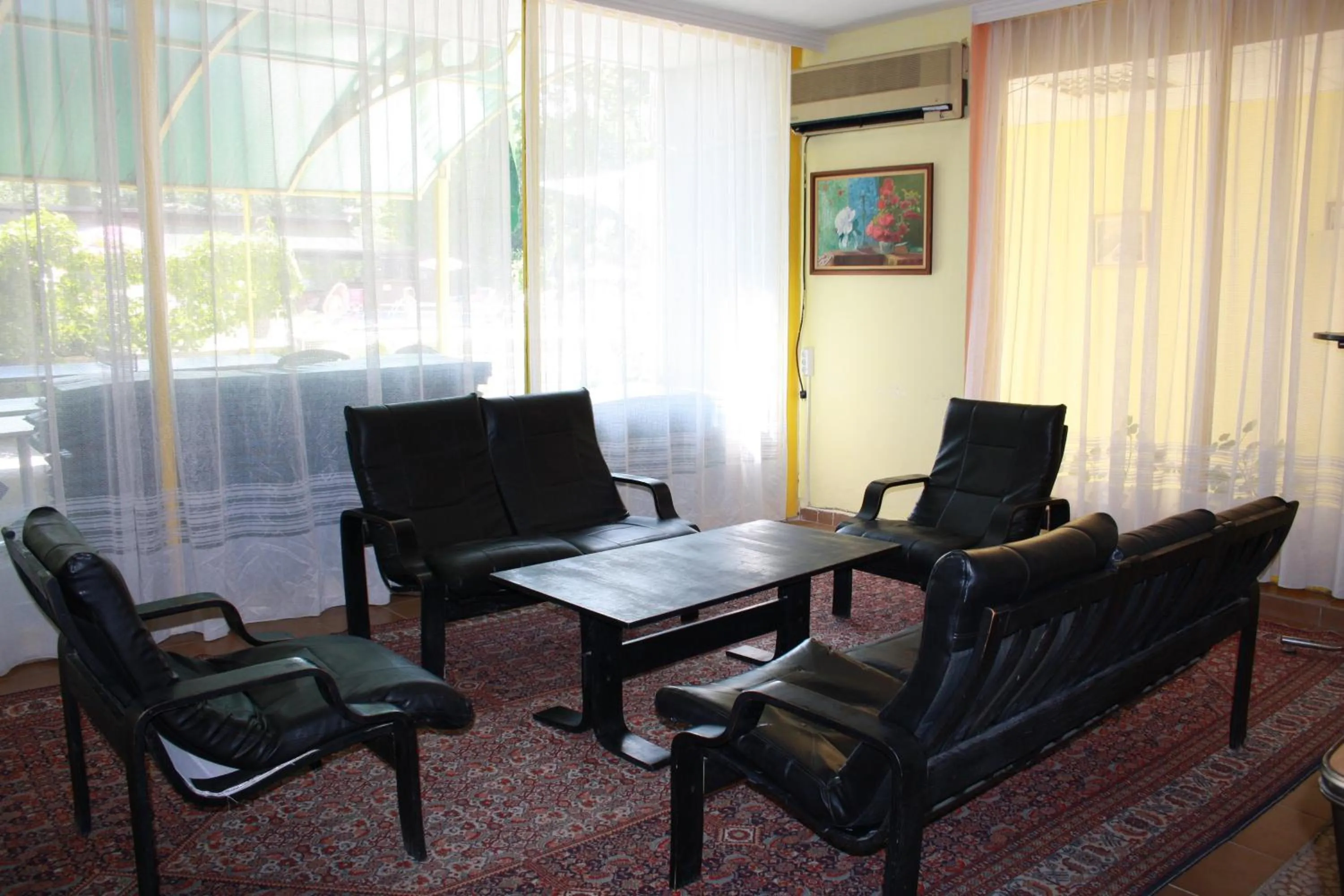 Lobby or reception in Sunny Varshava Hotel