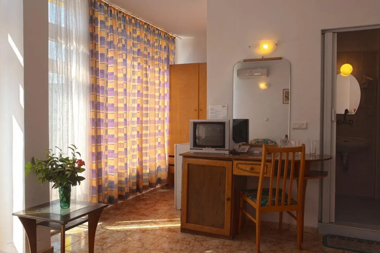 Triple Room in Sunny Varshava Hotel Triple Room in Sunny Varshava Hotel