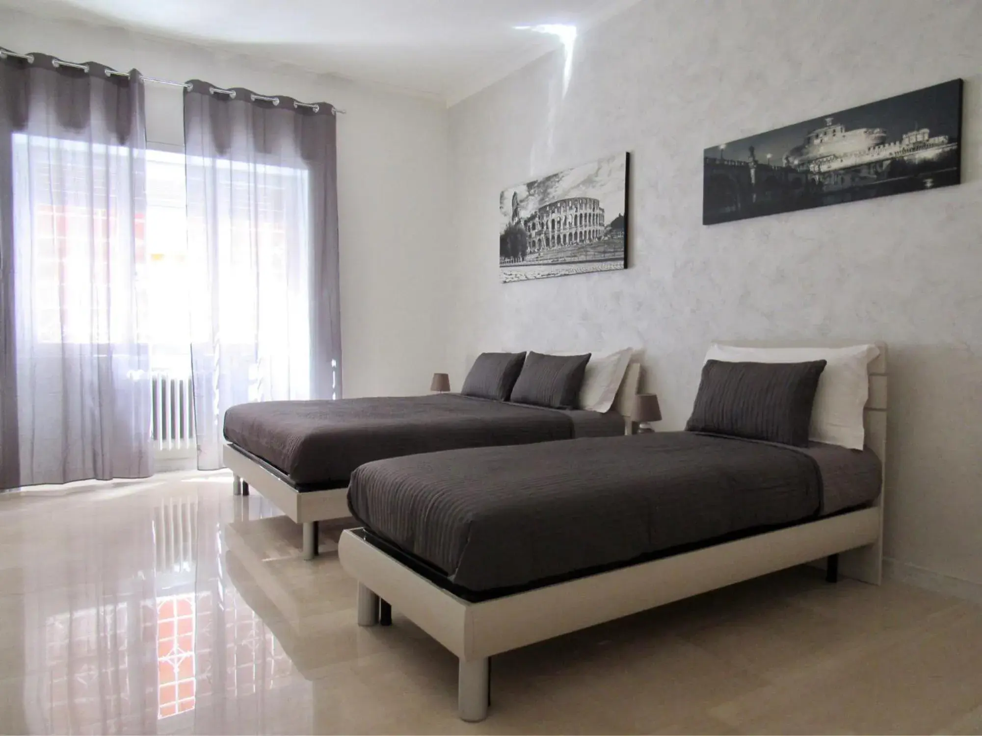 Triple Room in Roema Guest House Triple Room in Roema Guest House