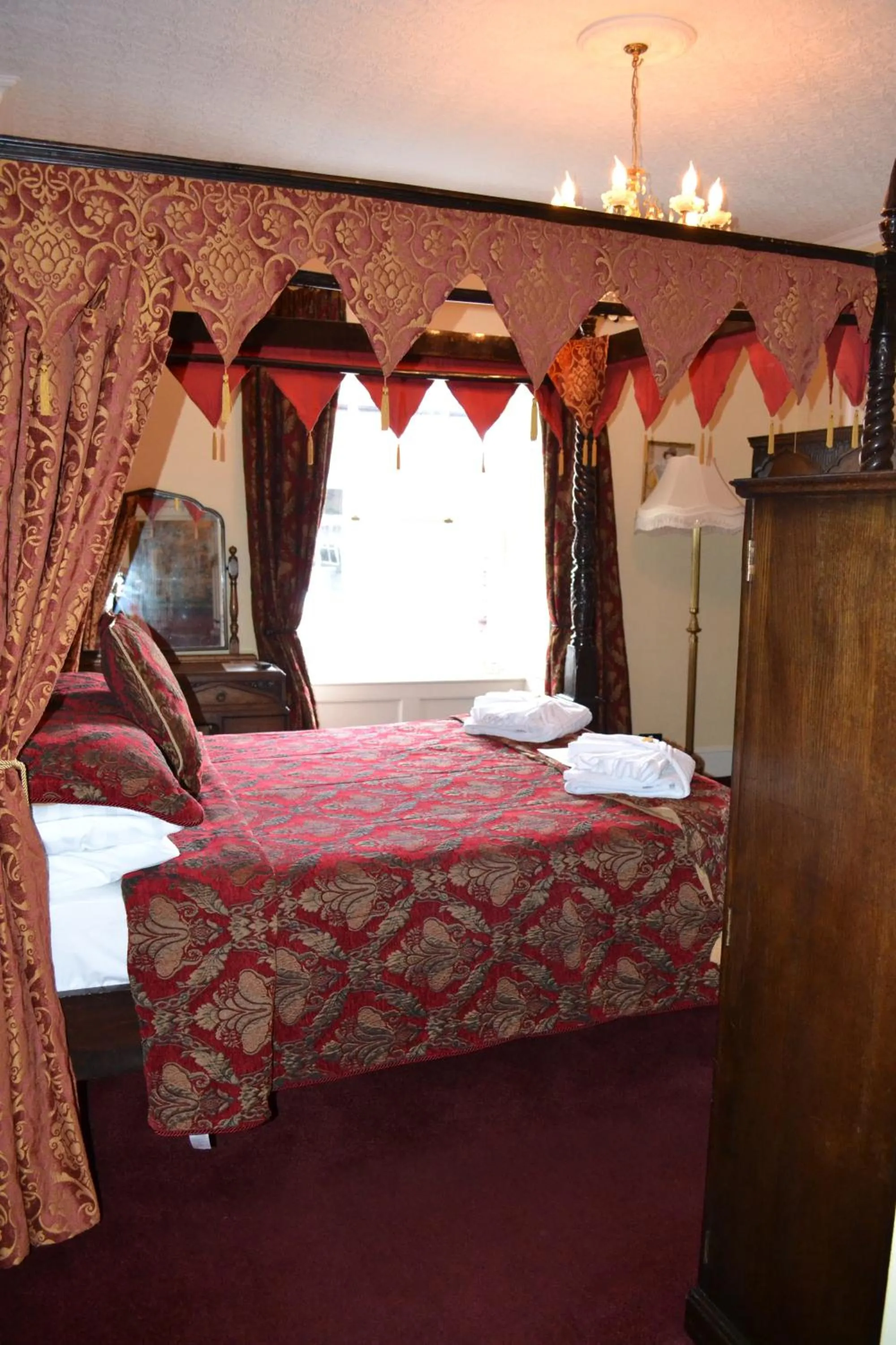 Bed in The Red Lion