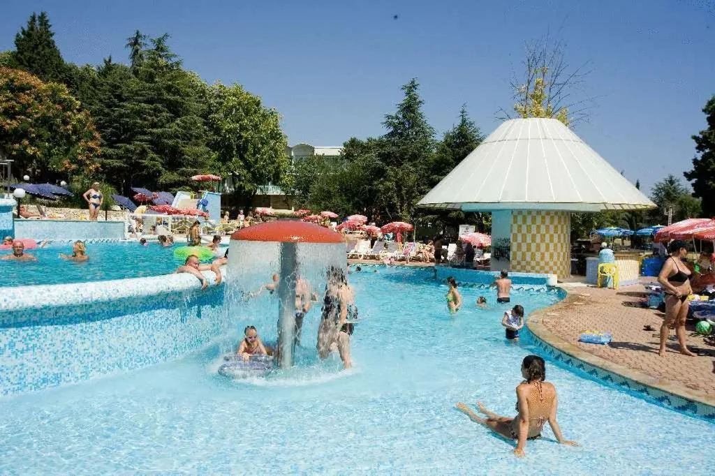 People in Hotel Orhidea