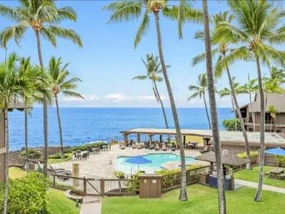 Pool view in Kanaloa at Kona by OUTRIGGER