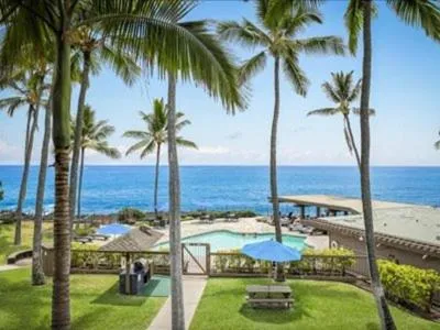 Pool view in Kanaloa at Kona by OUTRIGGER