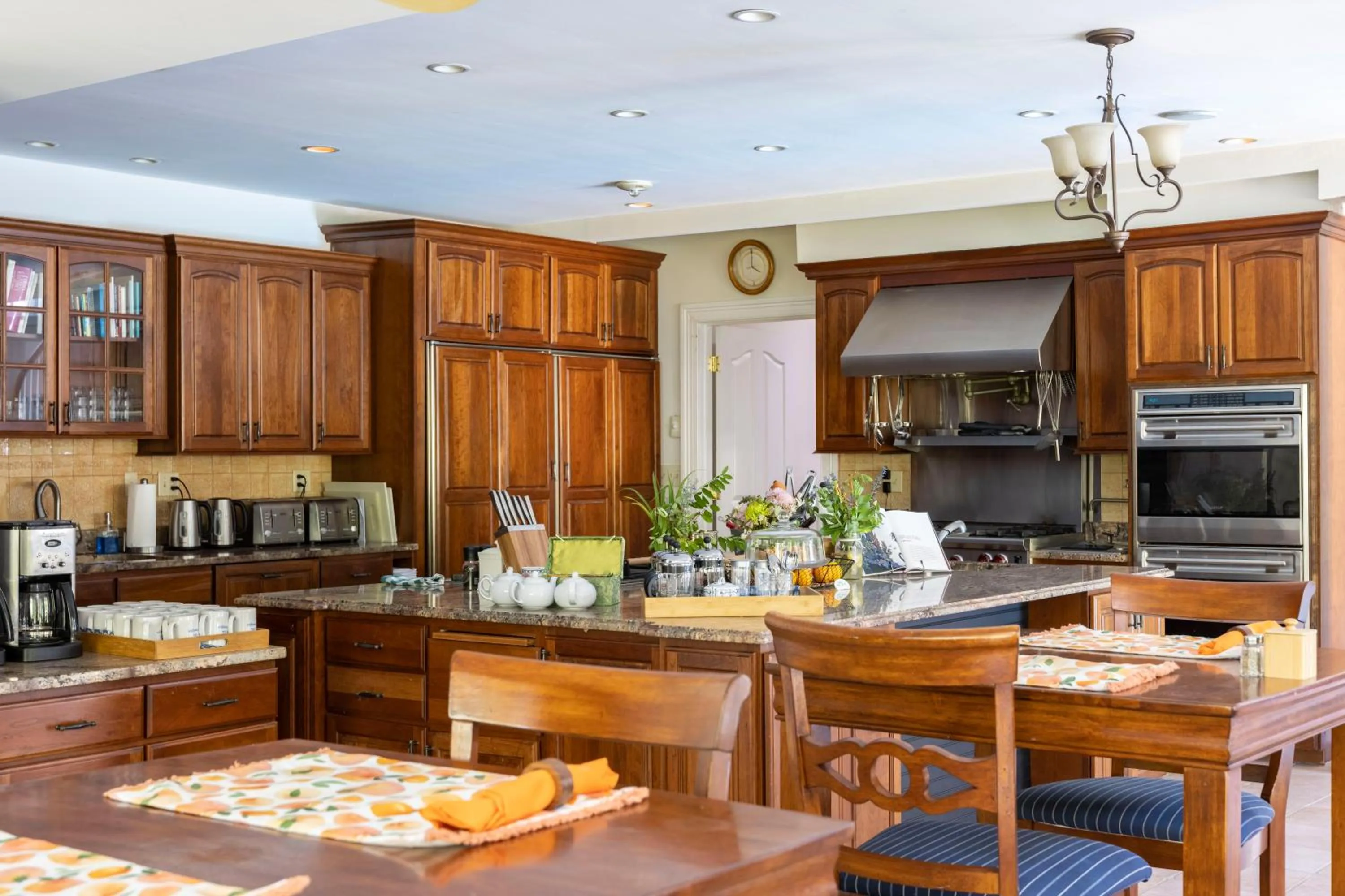 Kitchen or kitchenette in The Villa Bed and Breakfast