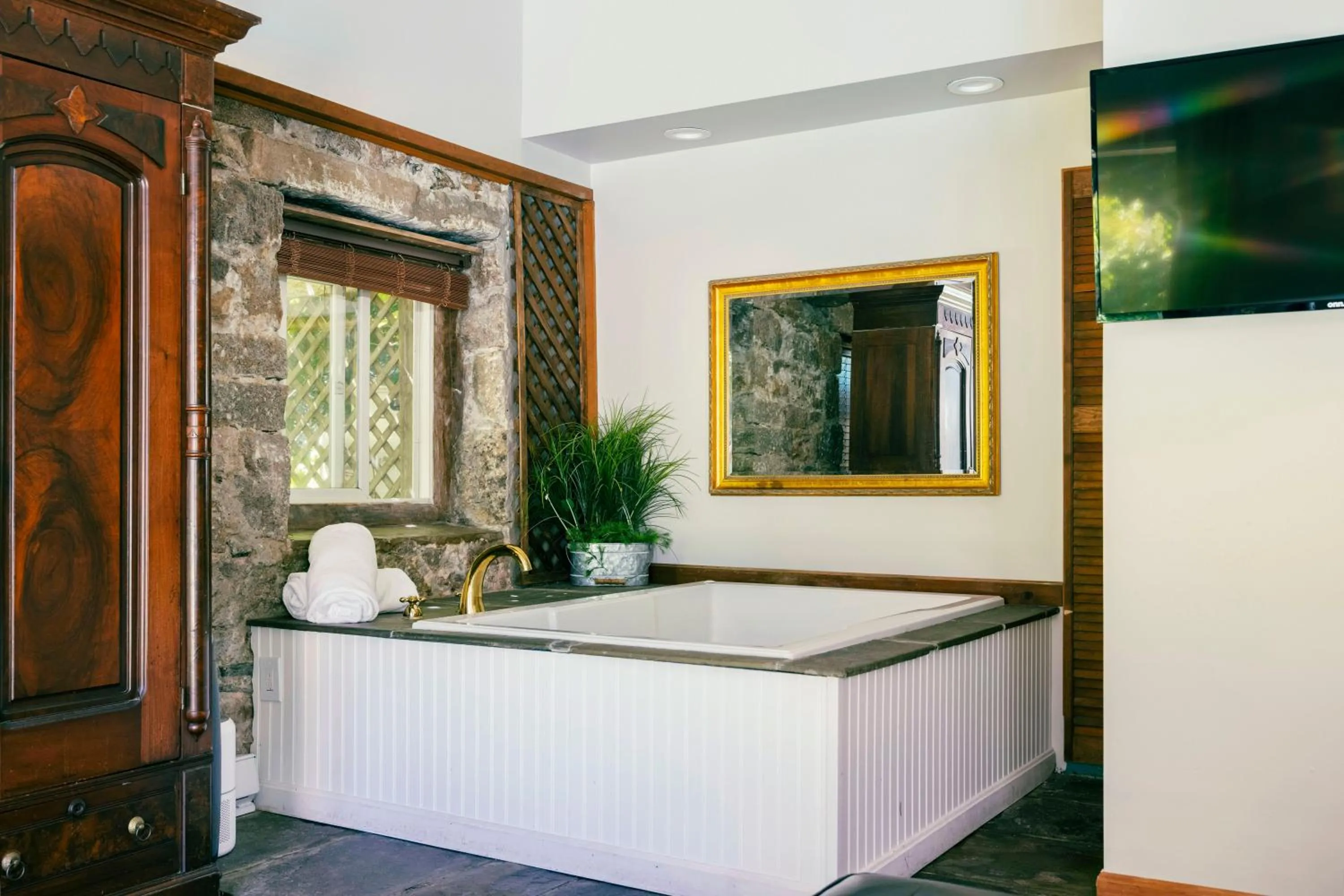 Bath in The Villa Bed and Breakfast