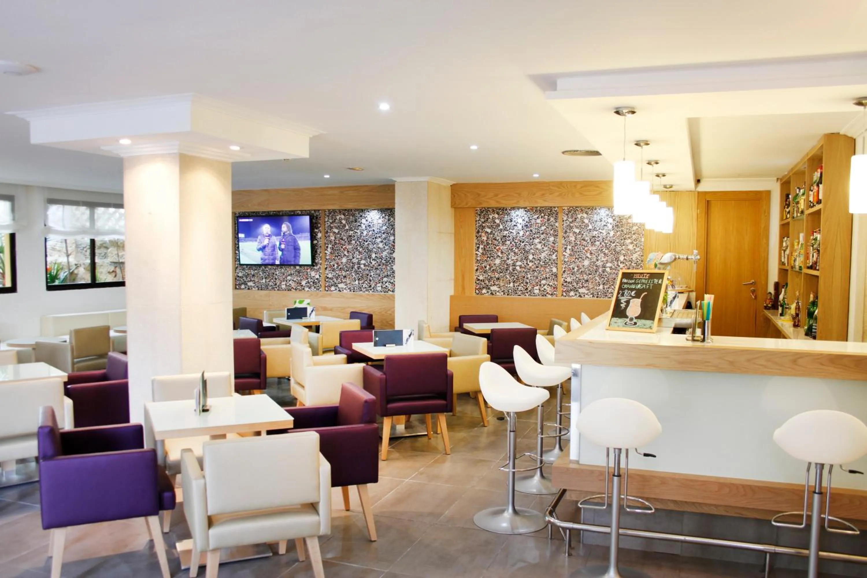 Restaurant/places to eat in Hotel Morlans