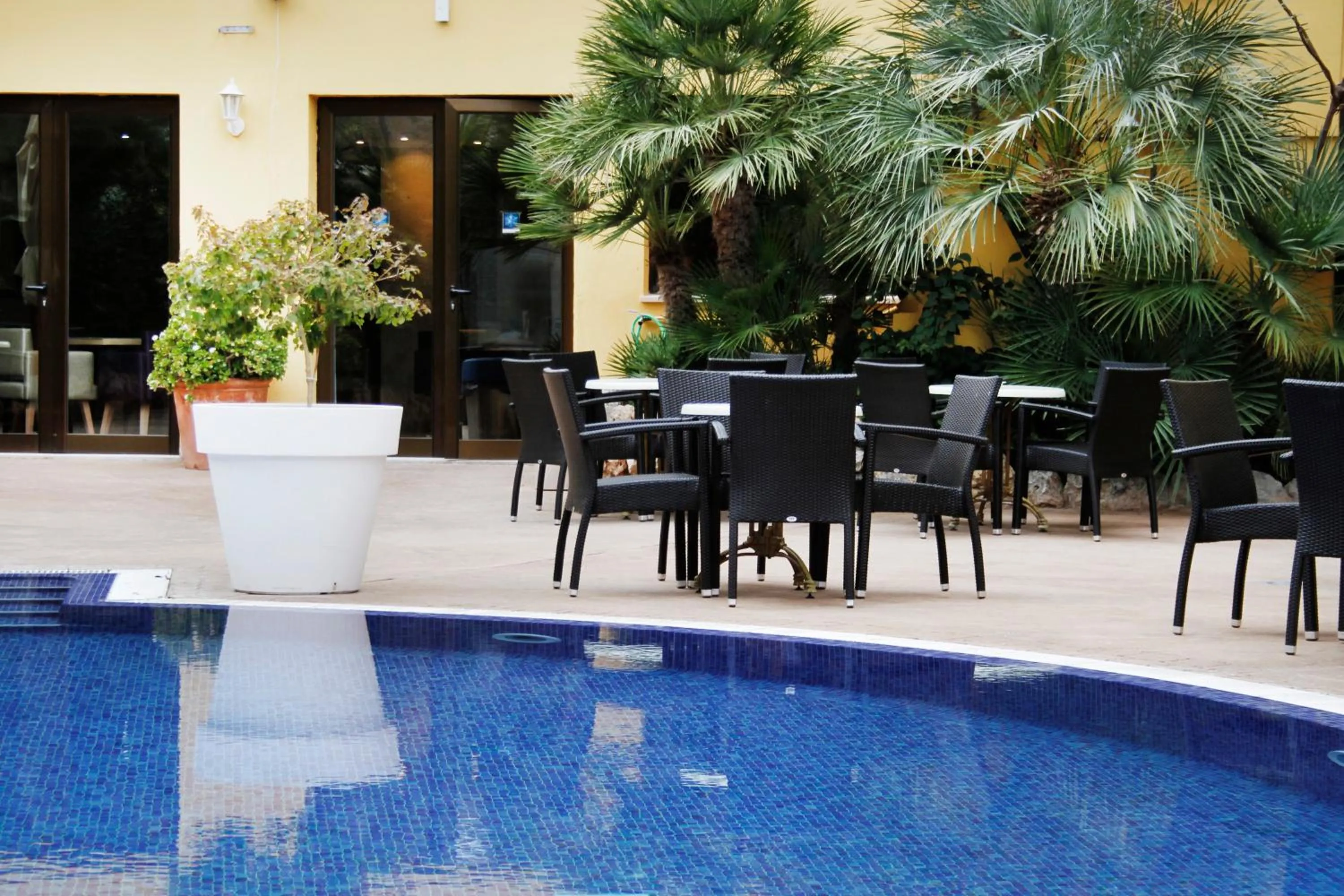 Patio in Hotel Morlans