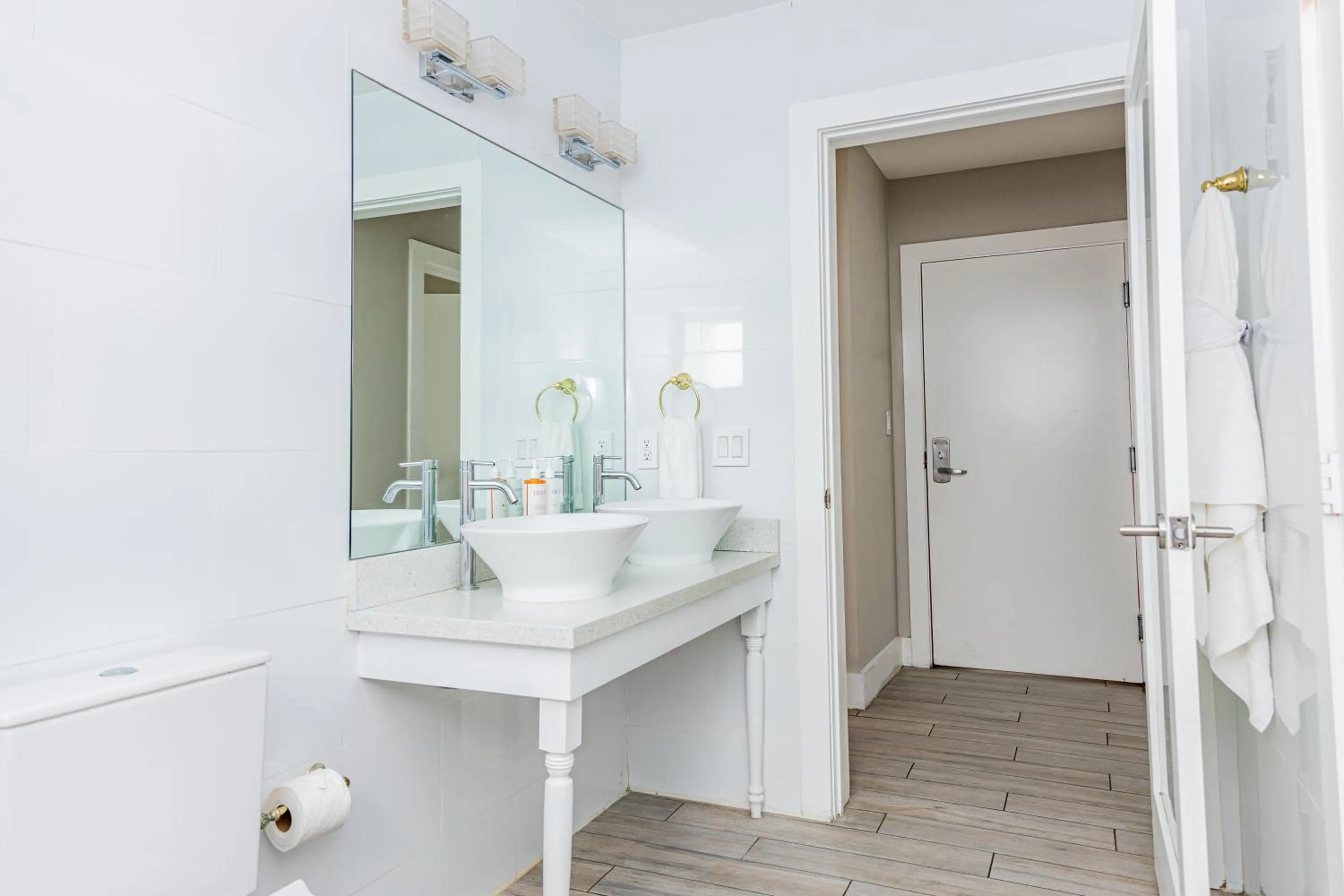 Bathroom in Oceanside Hotel and Suites
