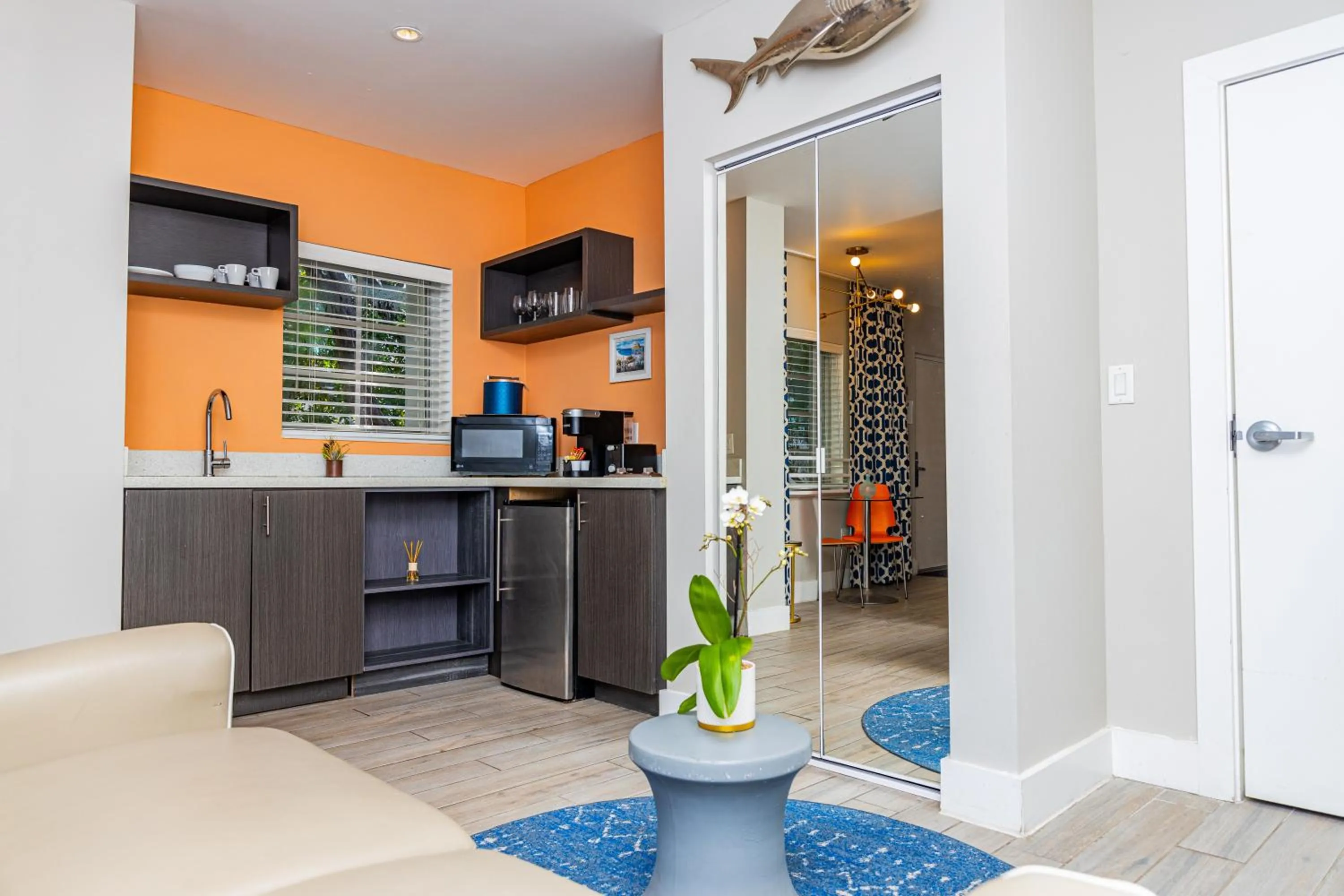 Kitchen or kitchenette in Oceanside Hotel and Suites