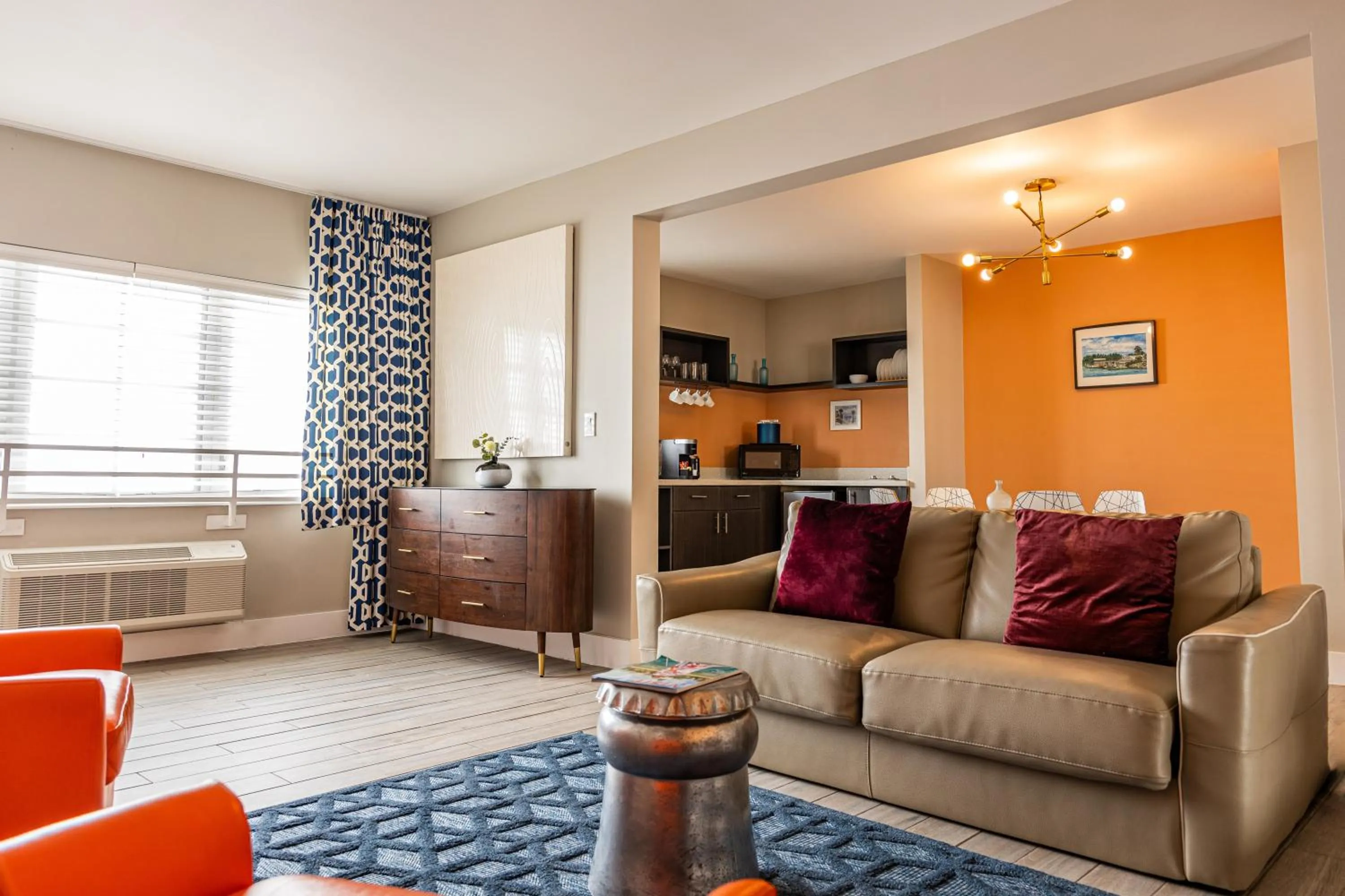 Living room in Oceanside Hotel and Suites