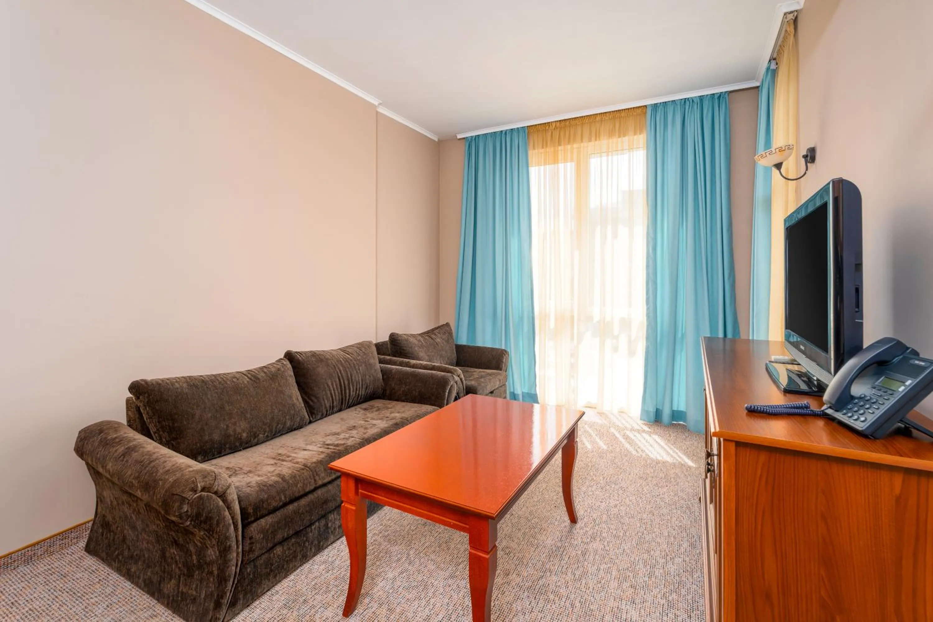 Communal lounge/ TV room in Festa Pomorie Resort