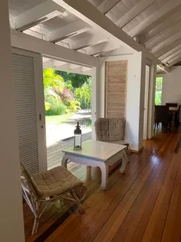 Family Bungalow in Moorea Beach Lodge Family Bungalow in Moorea Beach Lodge