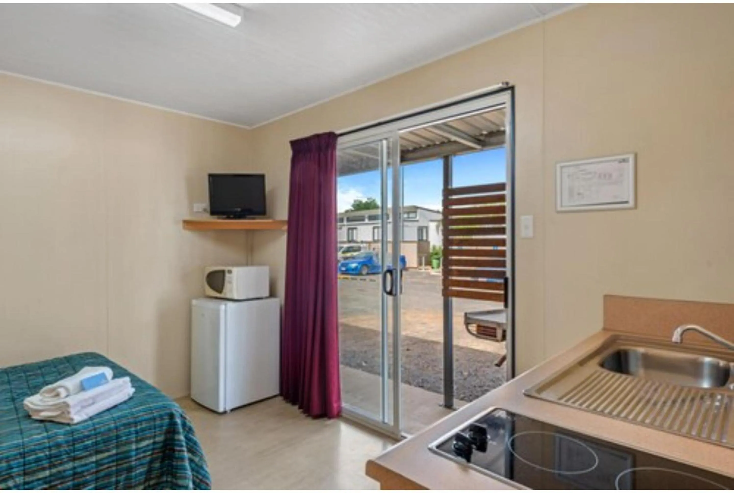 Photo of the whole room in Discovery Parks - Blackwater