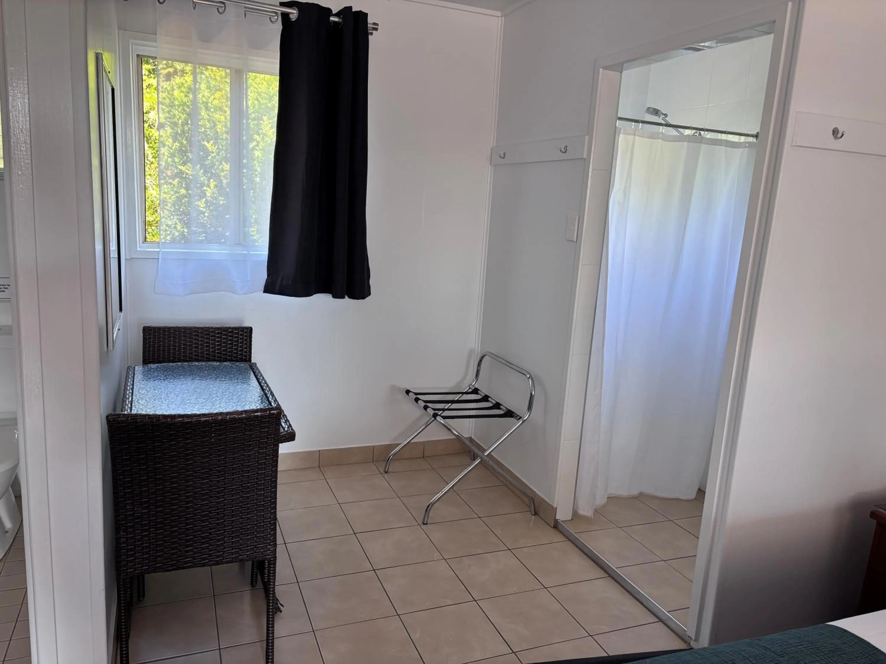 Seating area in Avocado Motor Inn