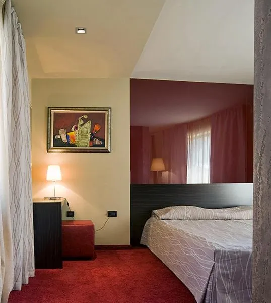 Bedroom, Bed in Famous House