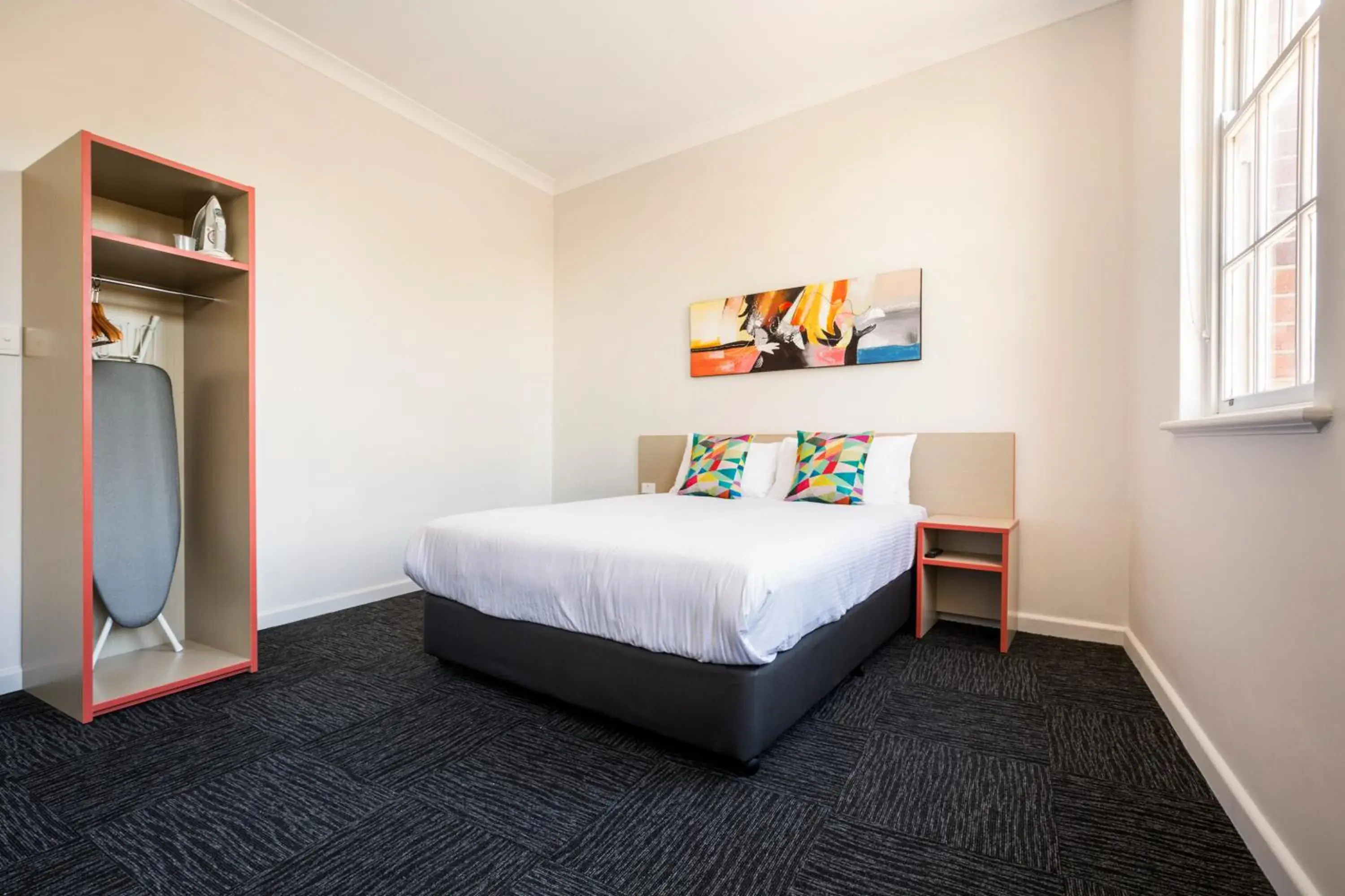 Economy Queen with Shared Facilities in Granville Hotel Economy Queen with Shared Facilities in Granville Hotel