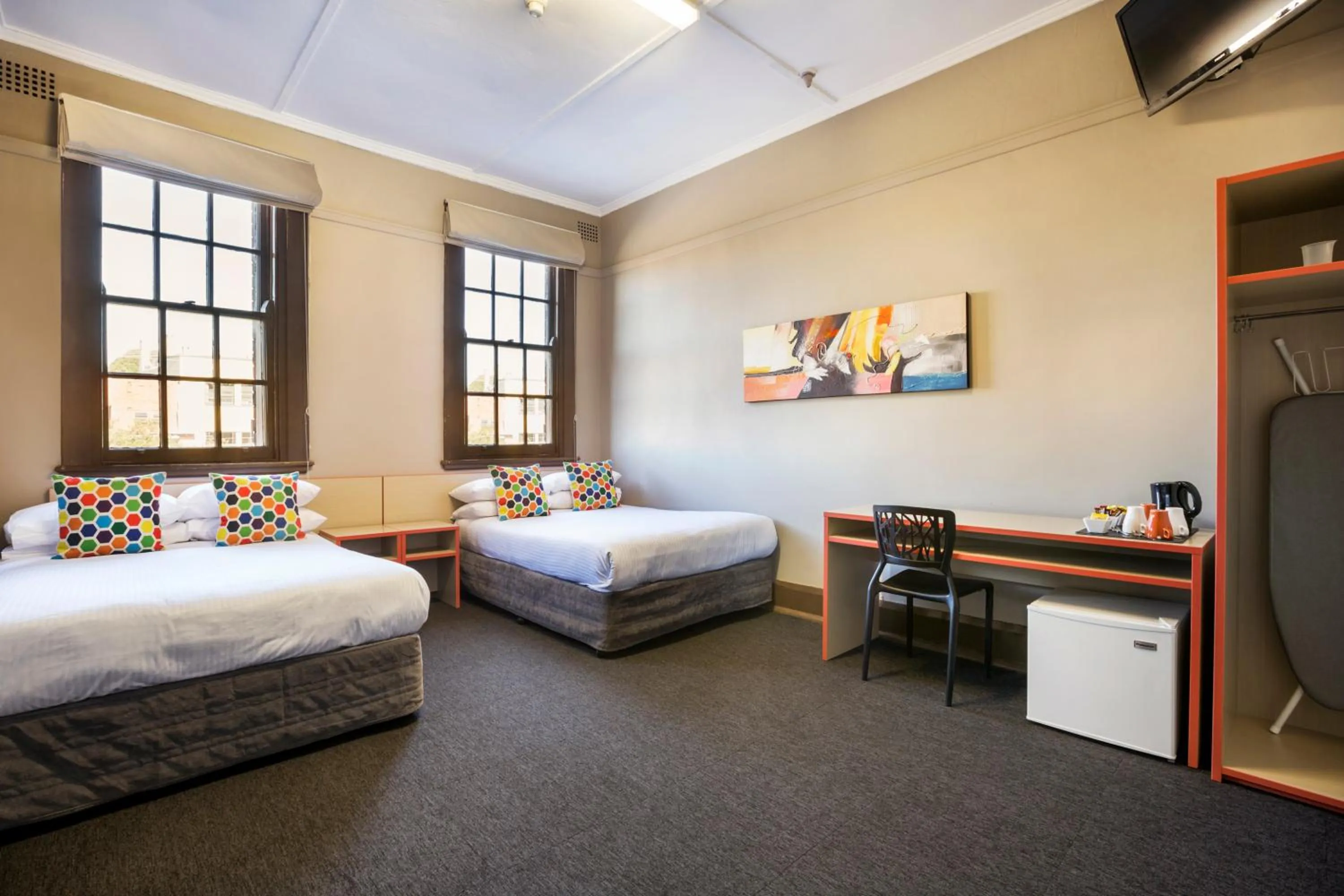 Photo of the whole room, Bed in Granville Hotel