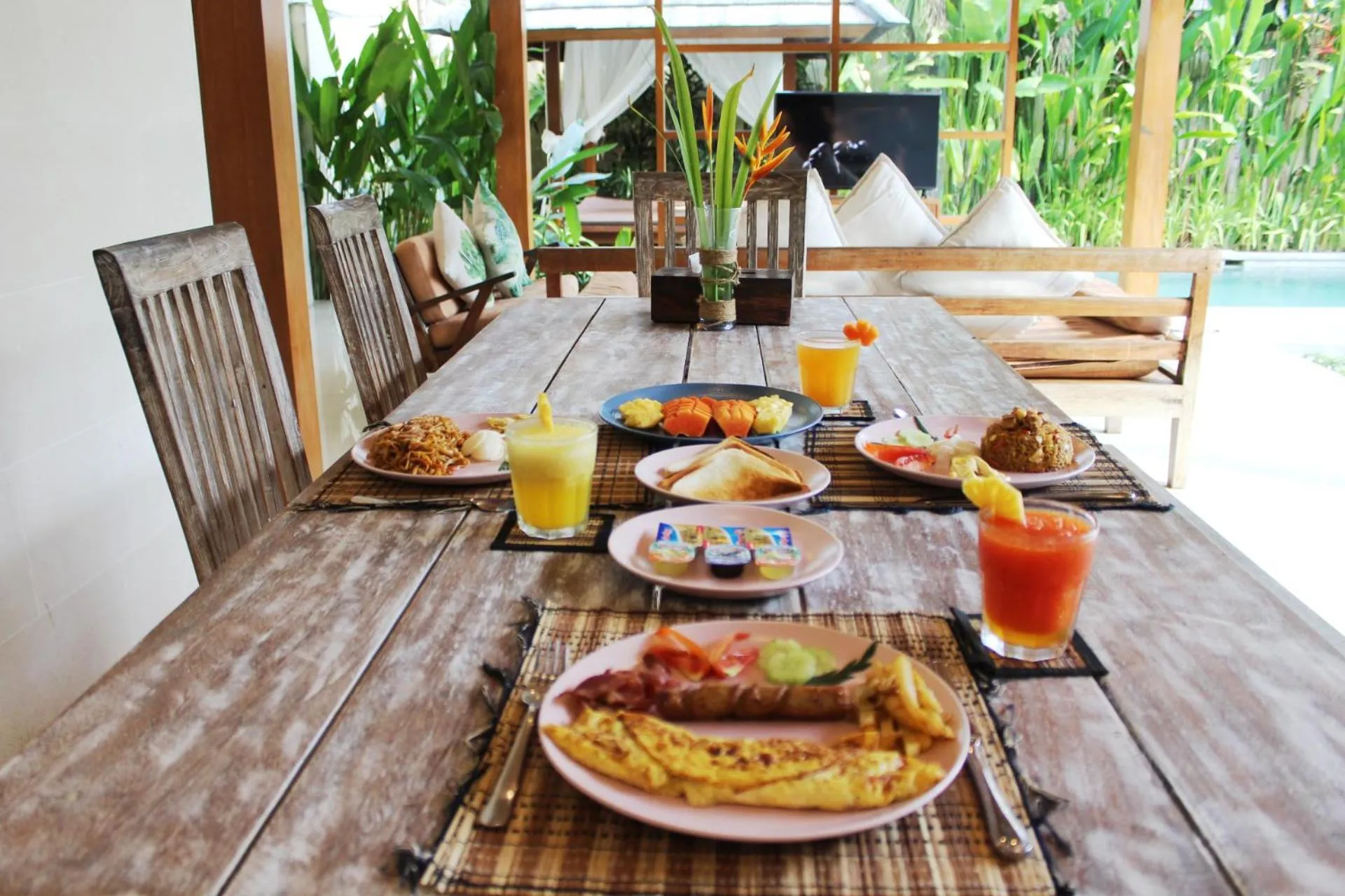 Food and drinks in Villa Kim Seminyak