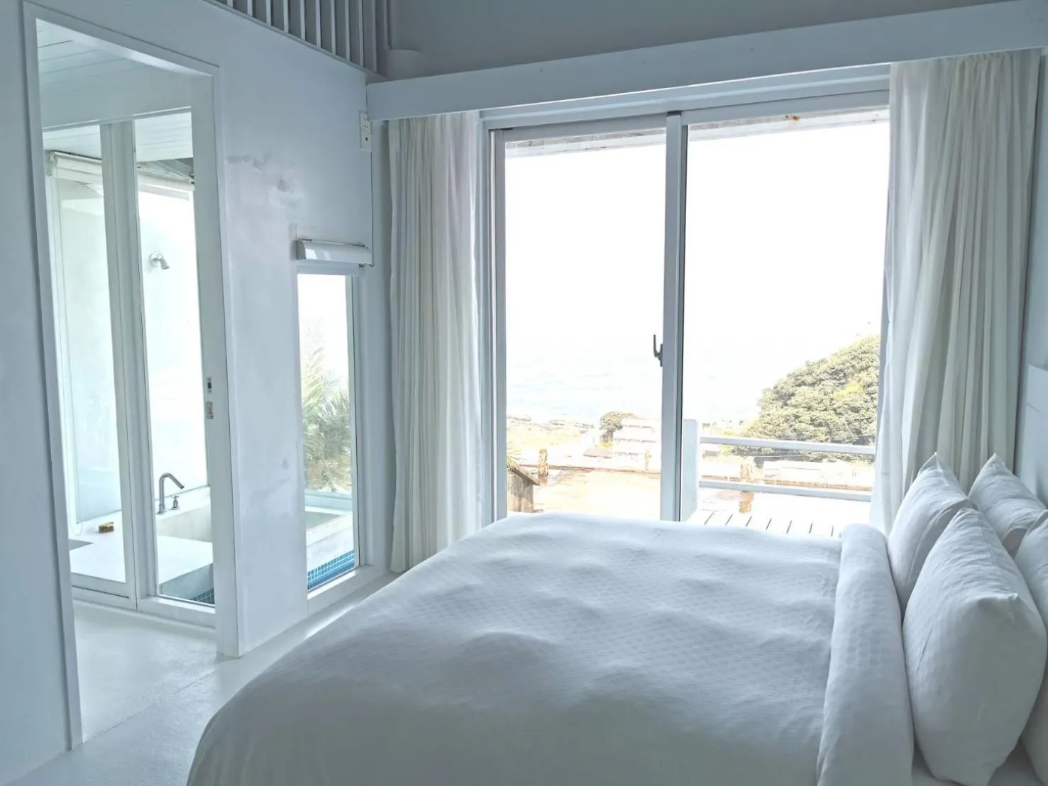 Bed in Ample Villa 小希臘民宿