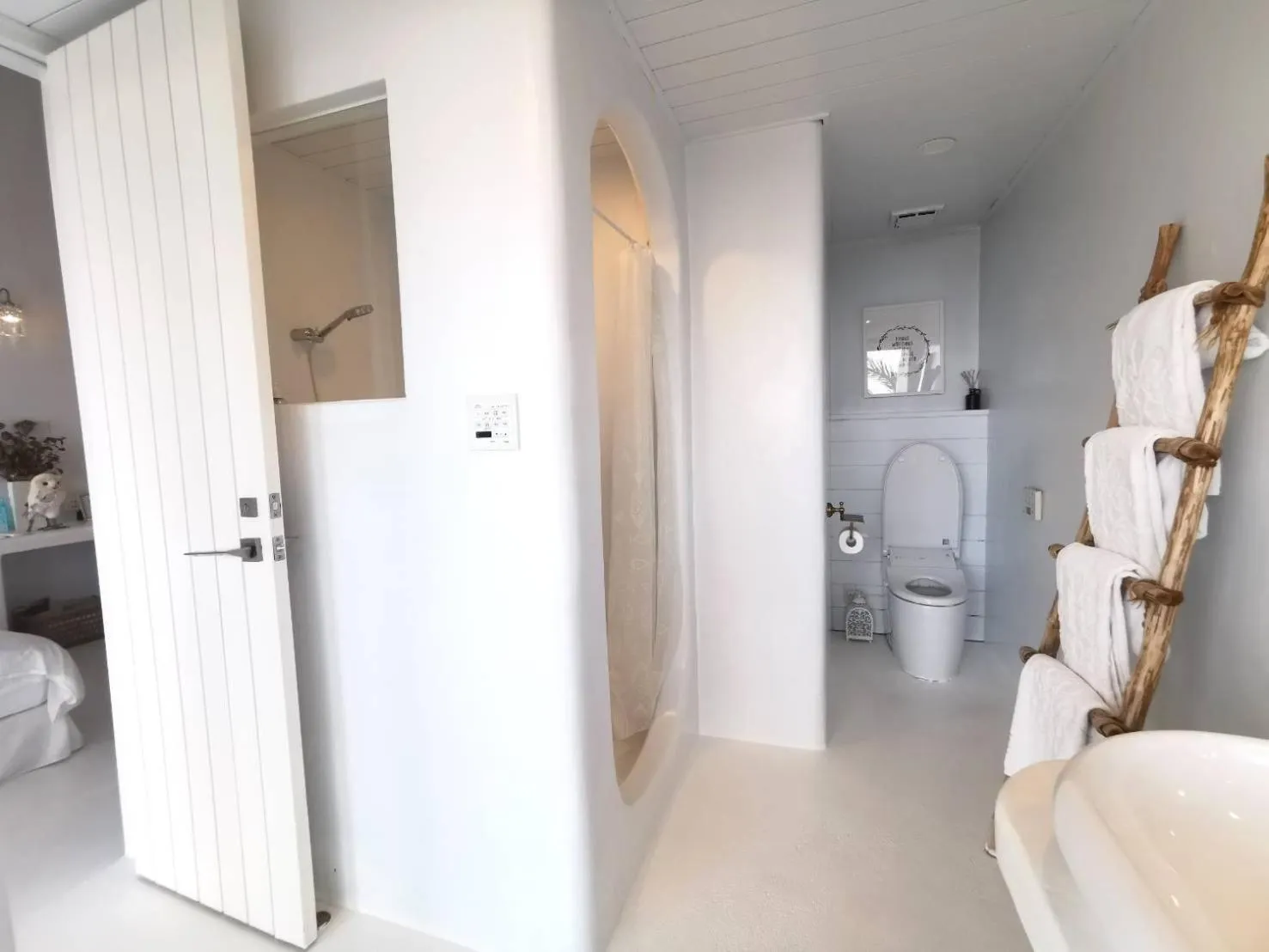 Swimming pool in Ample Villa 小希臘民宿