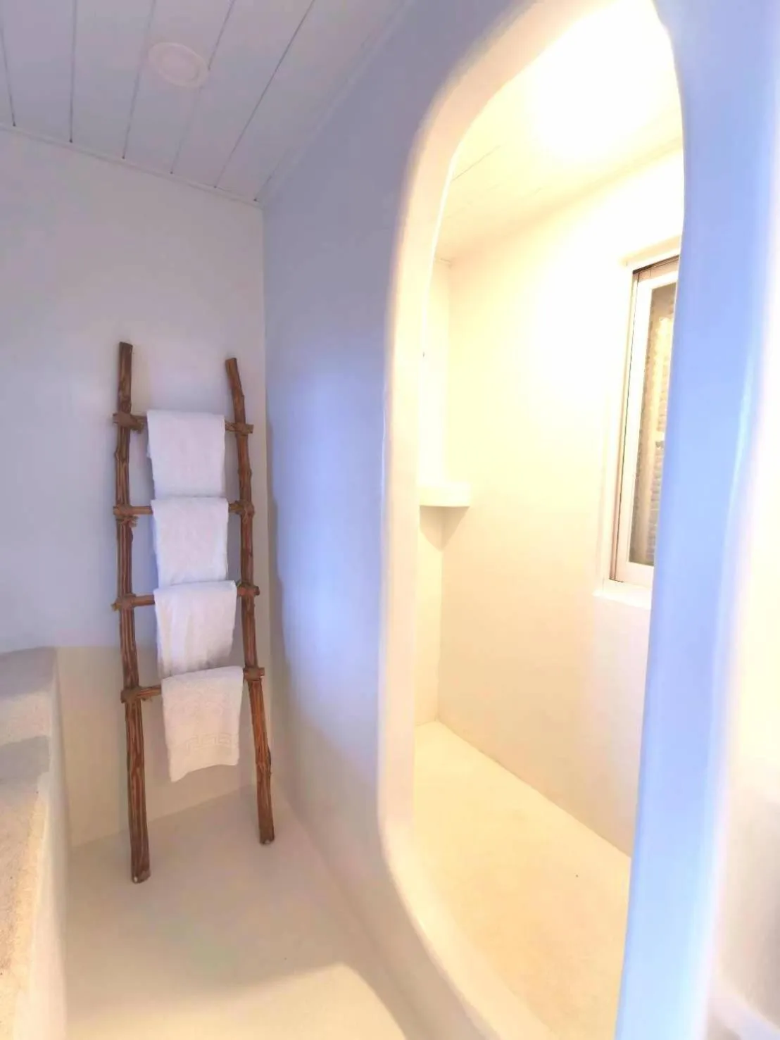 Bathroom, Bed in Ample Villa 小希臘民宿