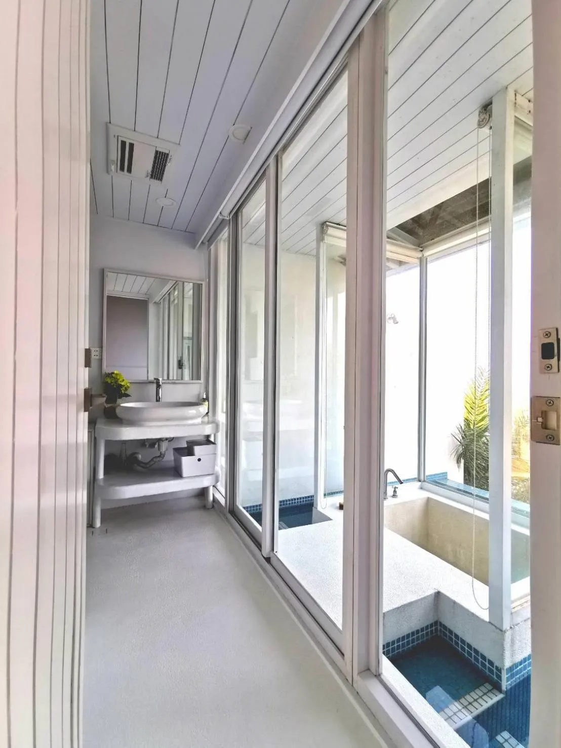 Bathroom, Bed in Ample Villa 小希臘民宿