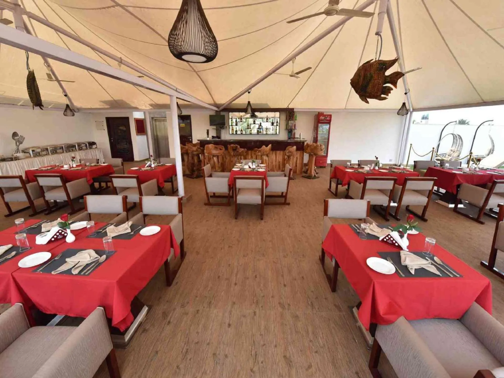 Restaurant/places to eat in Hotel Calangute Central