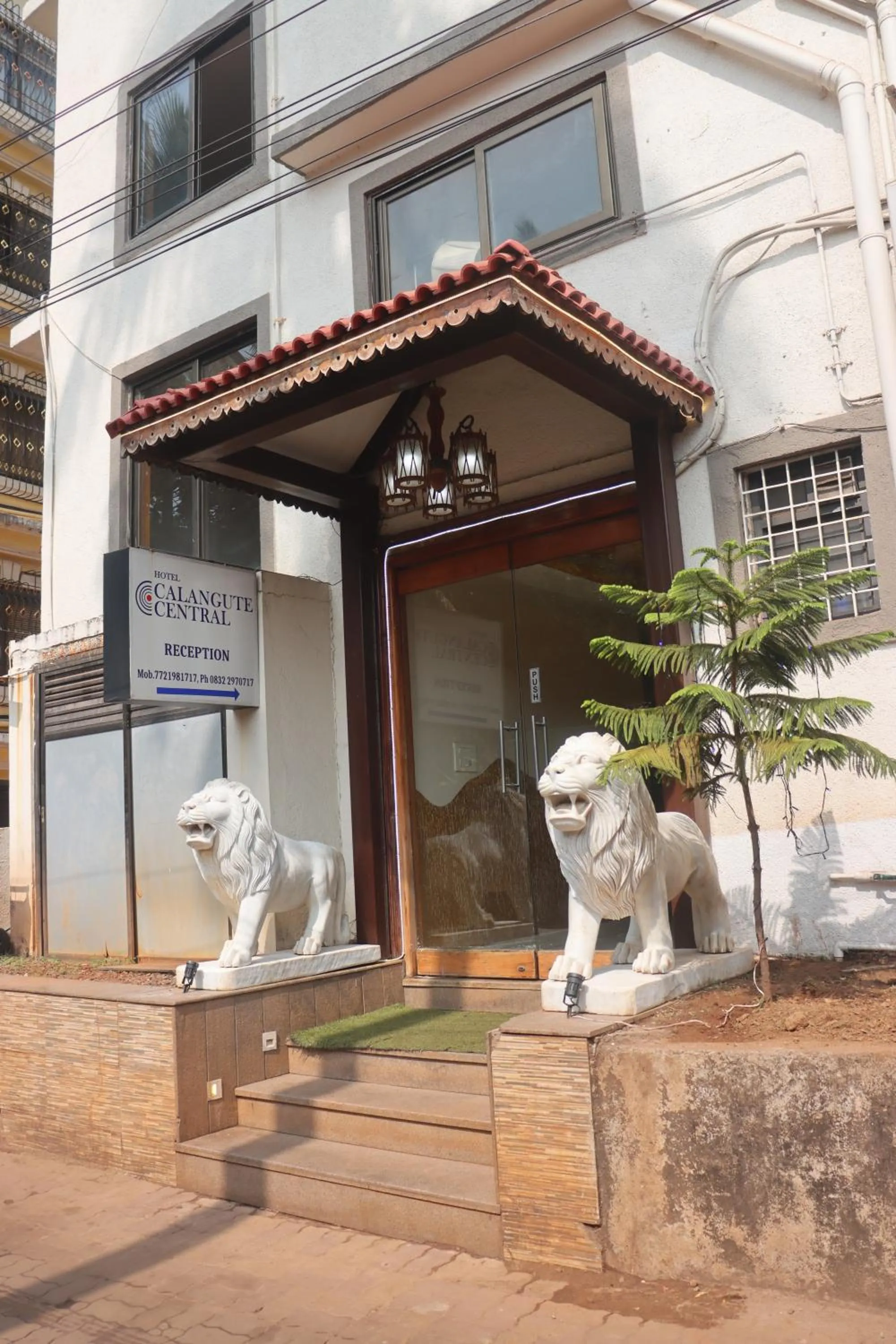 Facade/entrance in Hotel Calangute Central