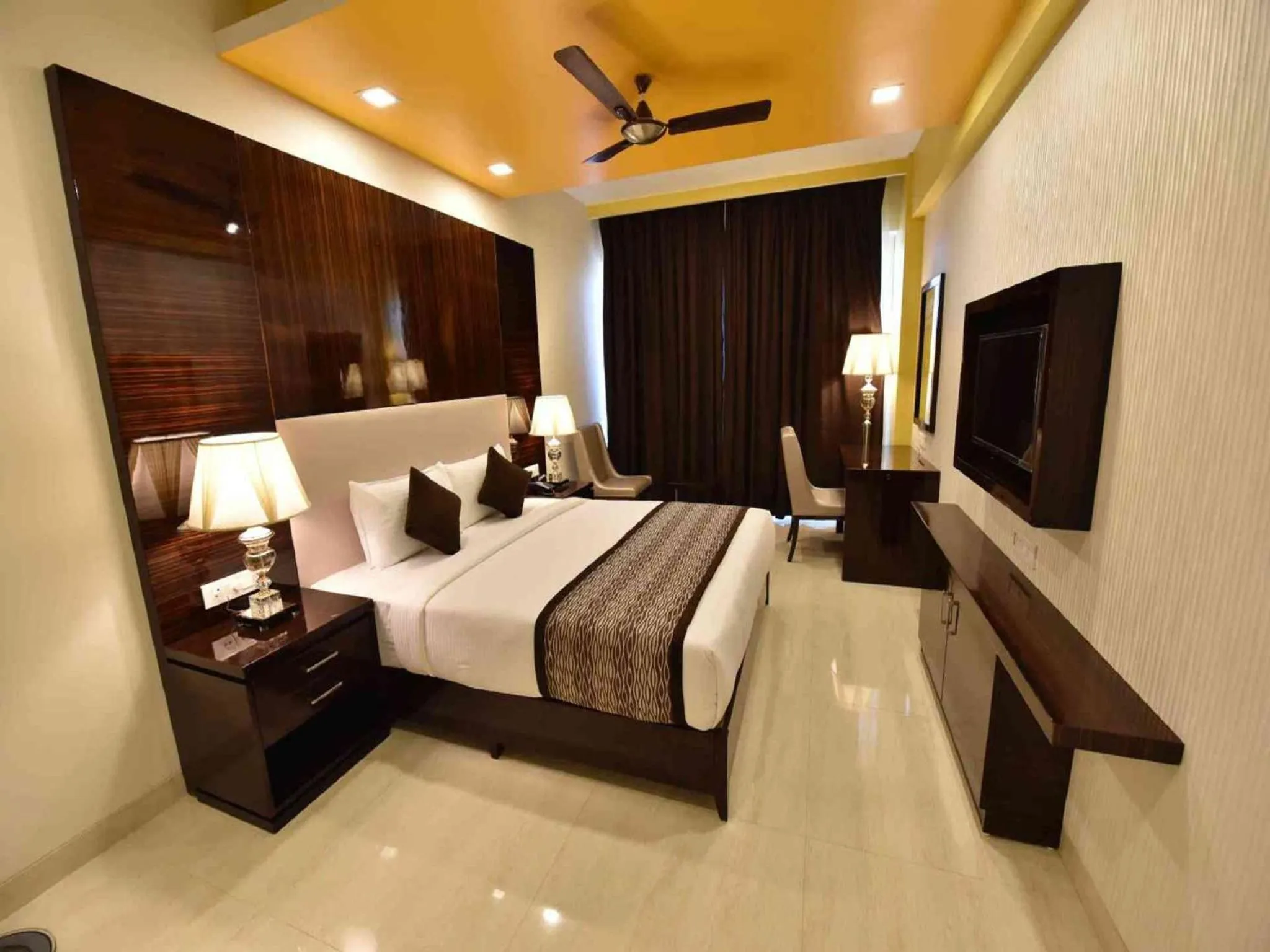Photo of the whole room in Hotel Calangute Central