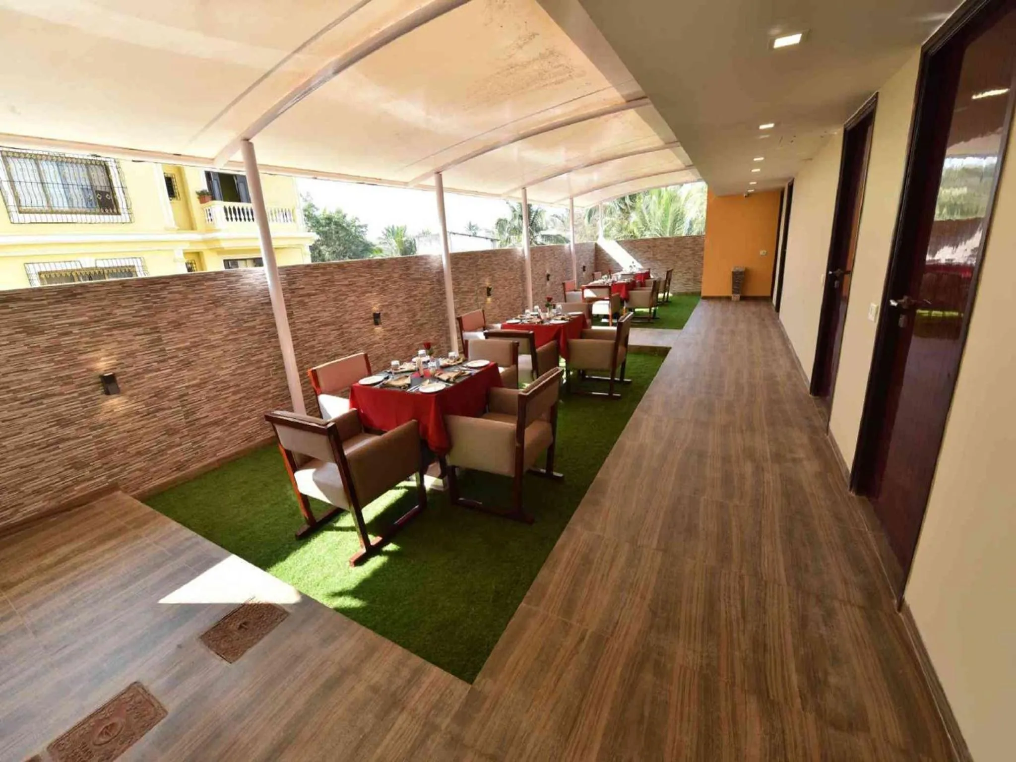 Restaurant/places to eat in Hotel Calangute Central