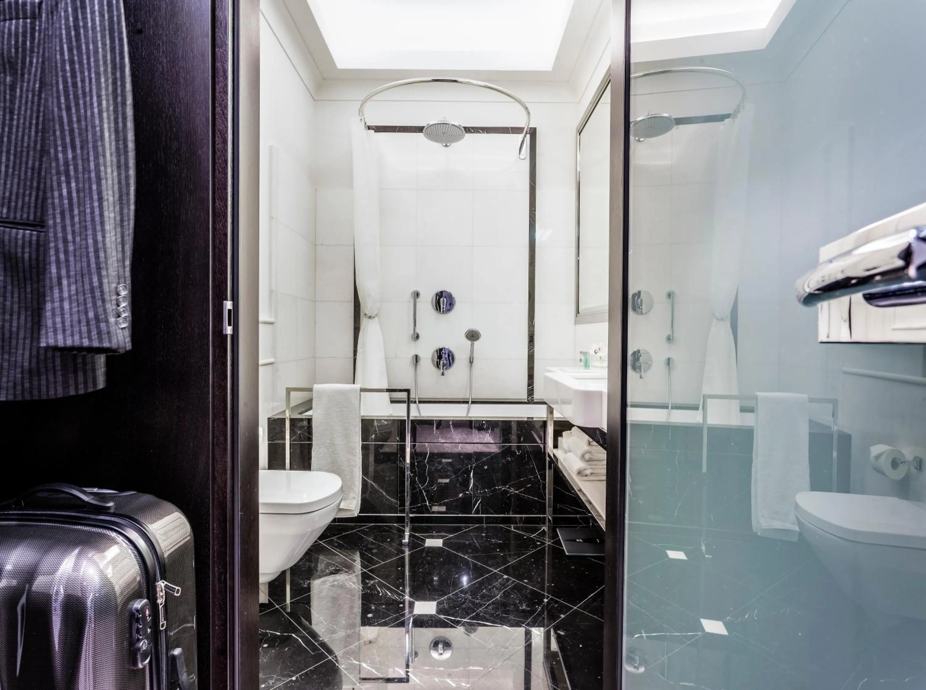 Shower in Hotel Bellotto