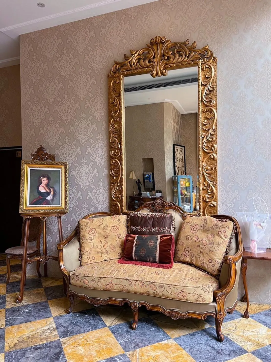 Property building in No. 6 Baowanglai Hotel