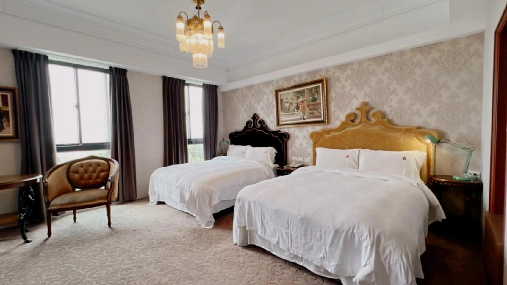 Photo of the whole room, Bed in No. 6 Baowanglai Hotel