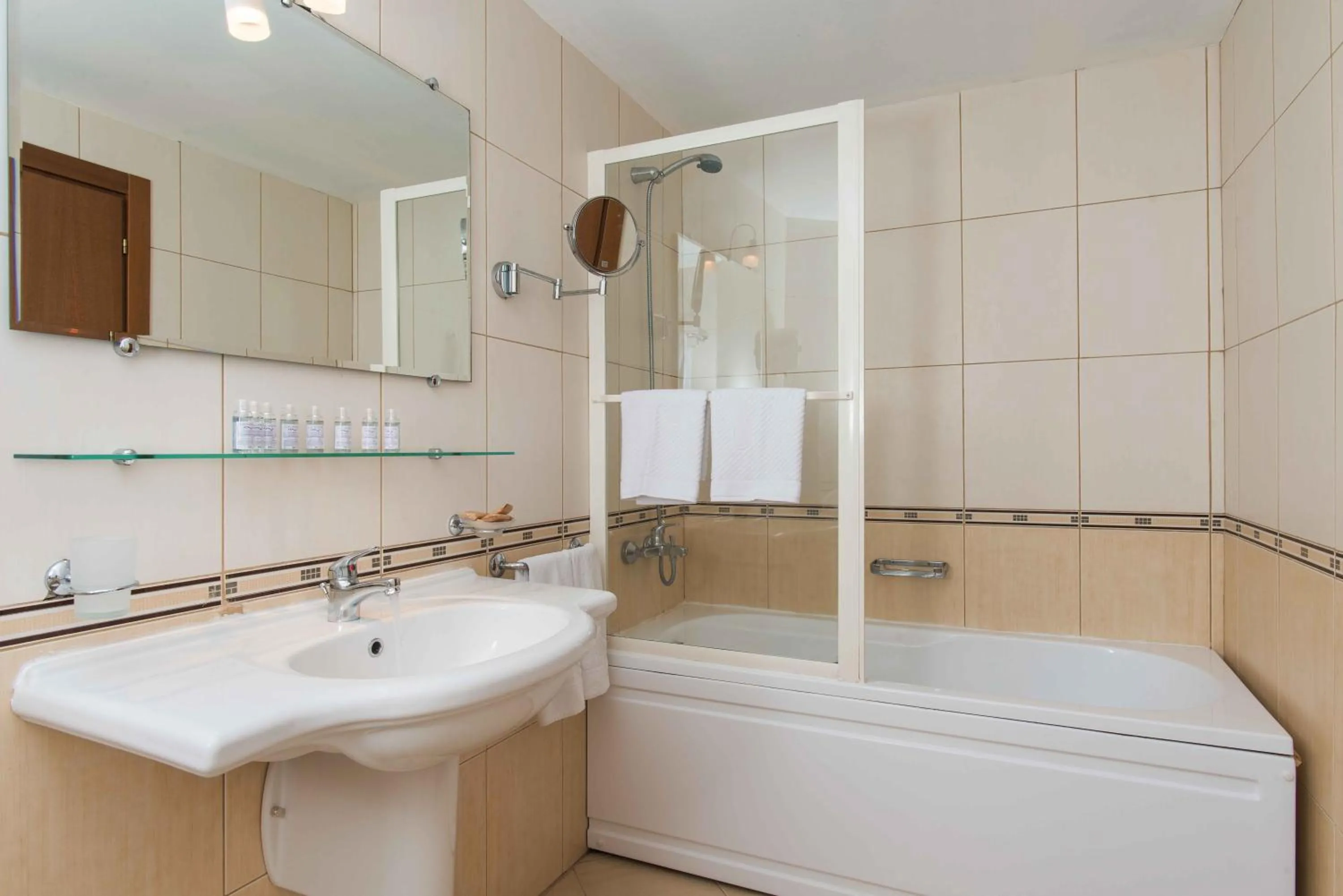 Shower in Hotel Fenix - All Inclusive