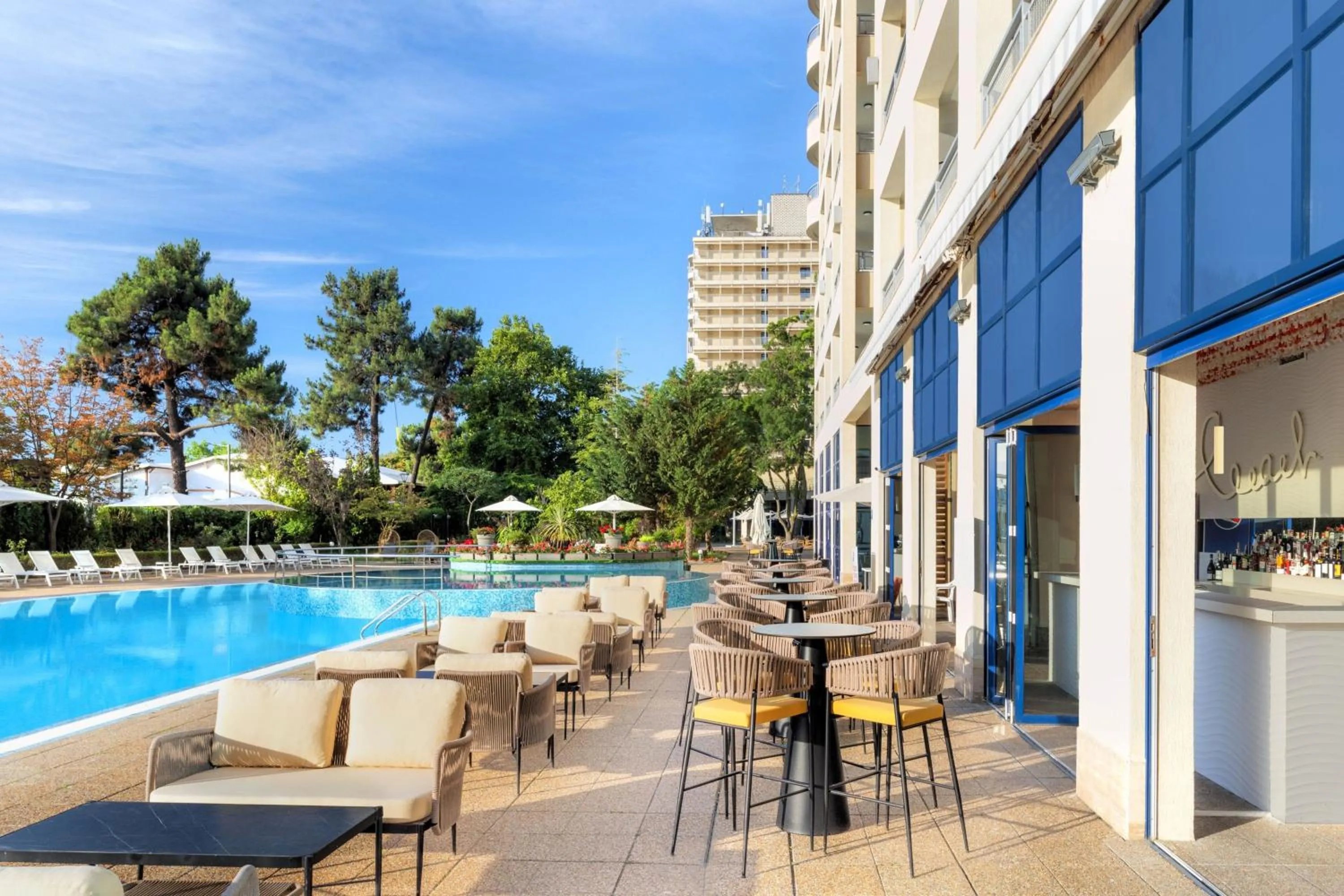 Swimming pool in Four Points by Sheraton Sunny Beach