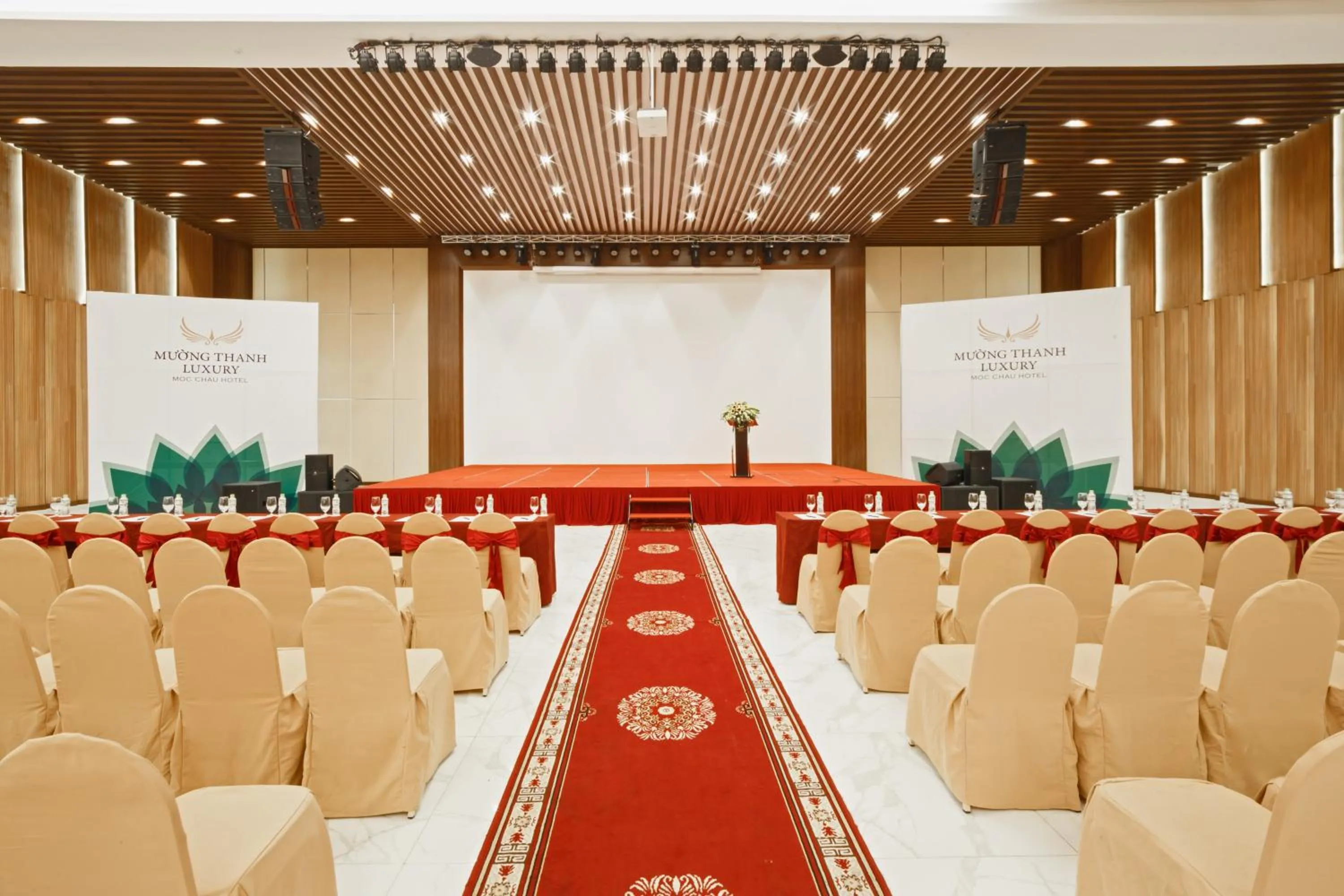 Banquet/Function facilities in Muong Thanh Holiday Moc Chau Hotel