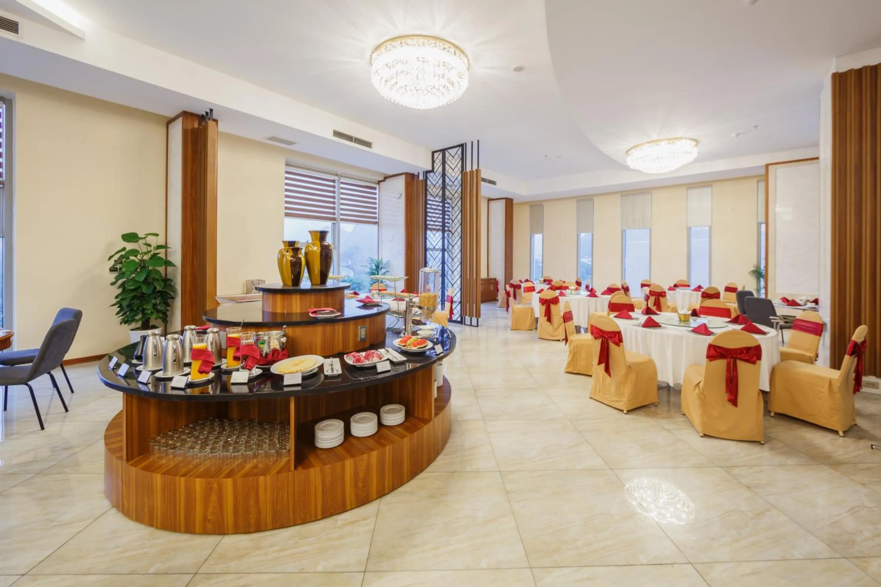 Restaurant/places to eat in Muong Thanh Holiday Moc Chau Hotel
