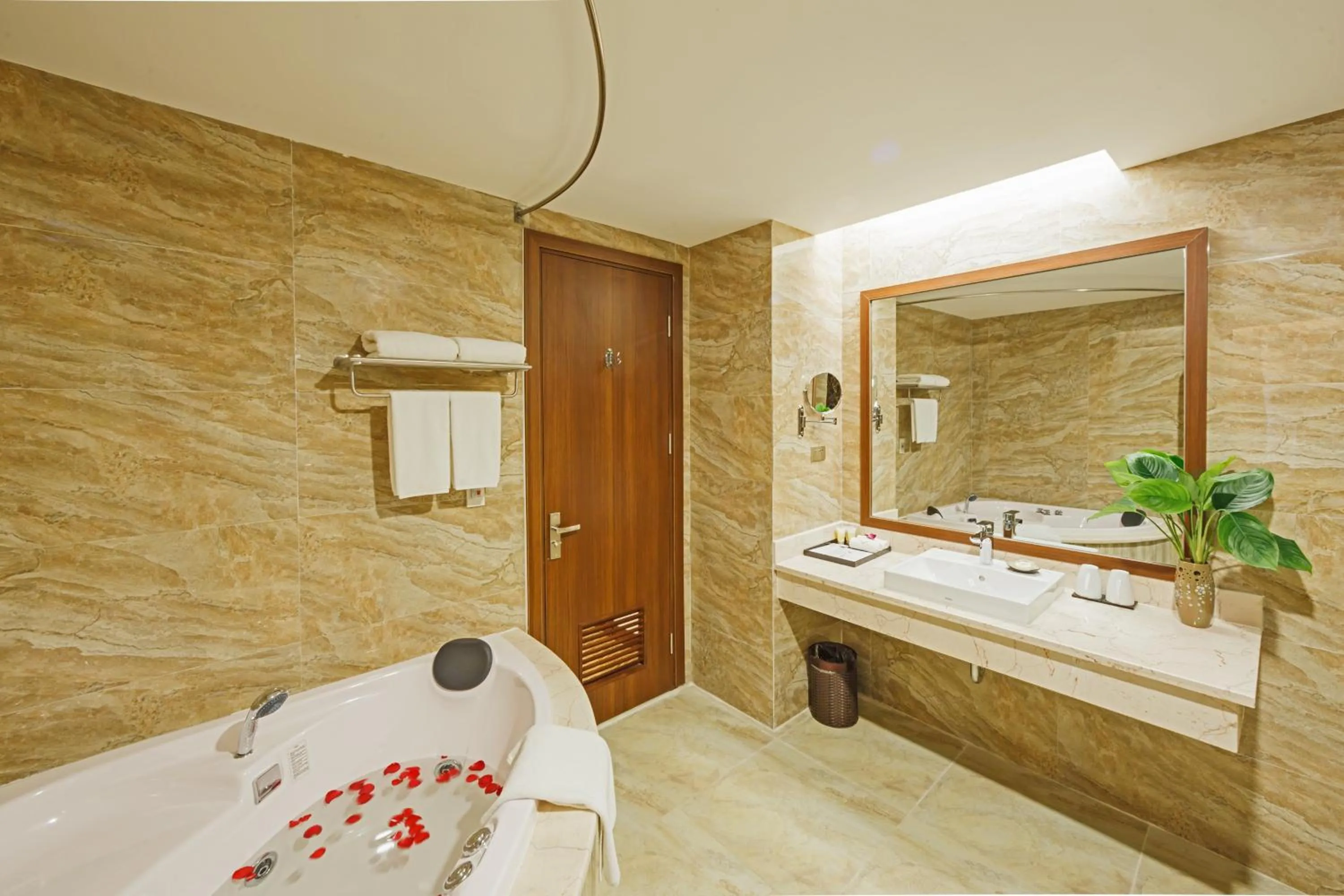 Bathroom in Muong Thanh Holiday Moc Chau Hotel