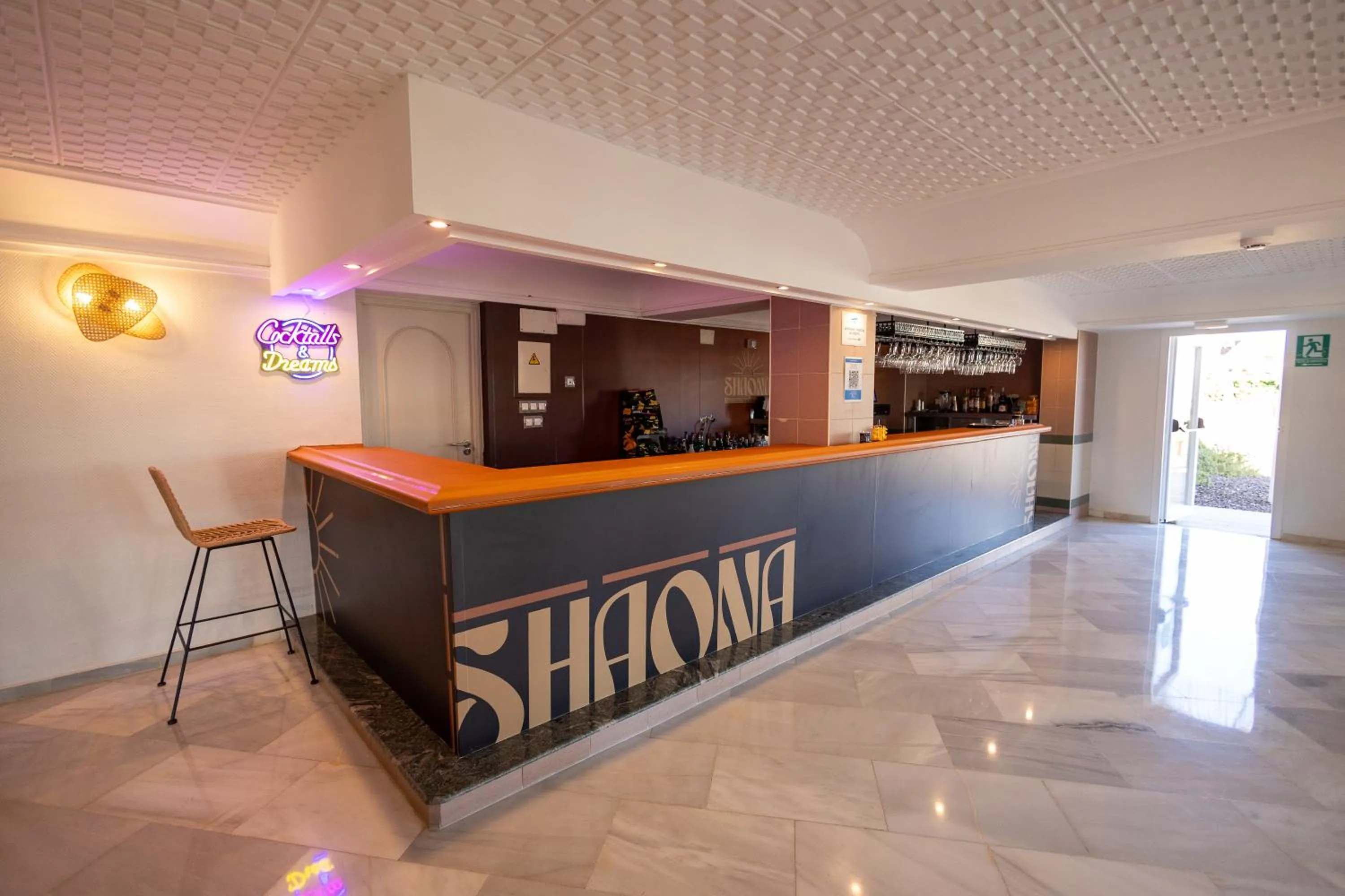 Lounge or bar in Pato Rojo