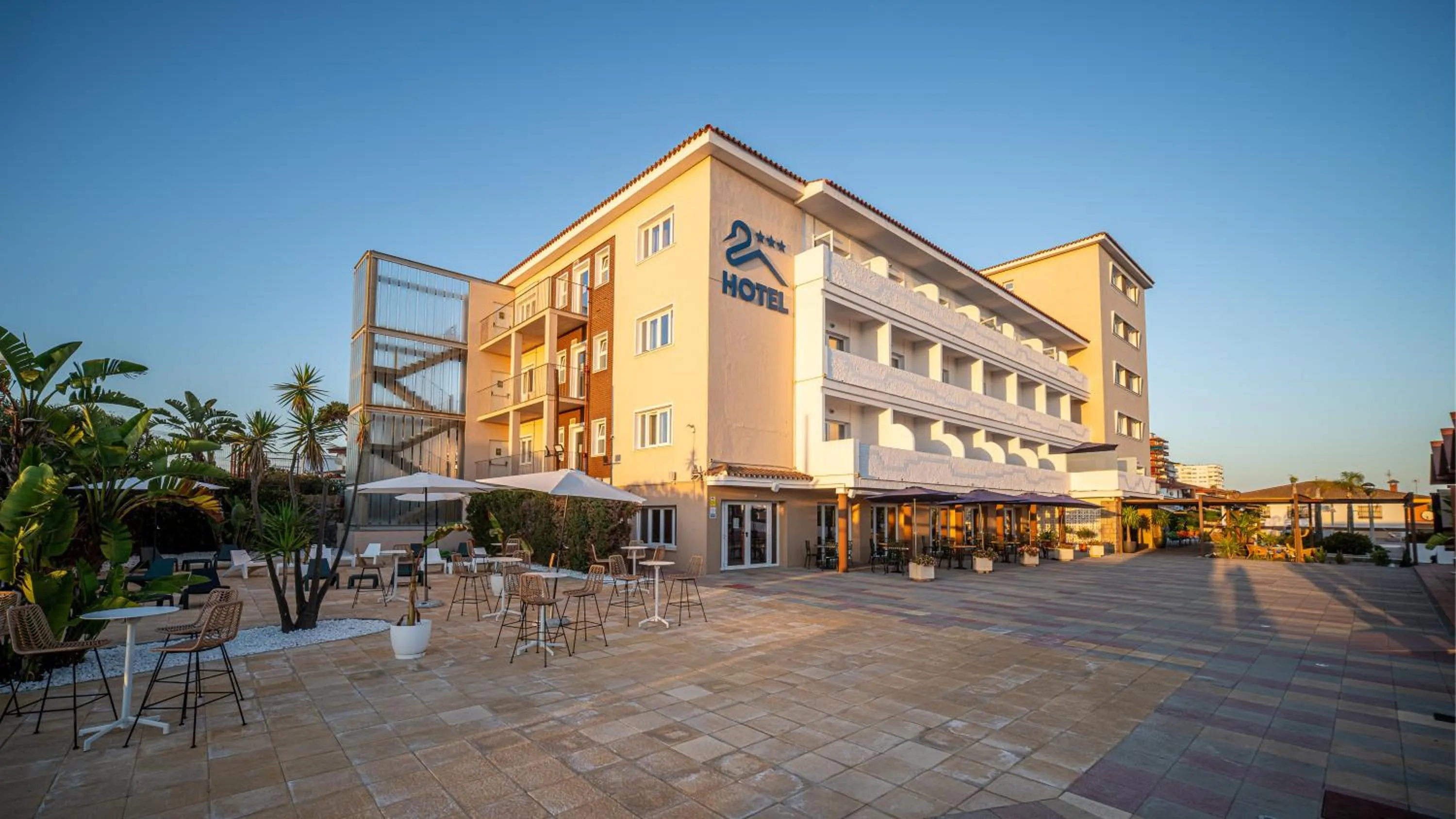 Property building in Pato Rojo