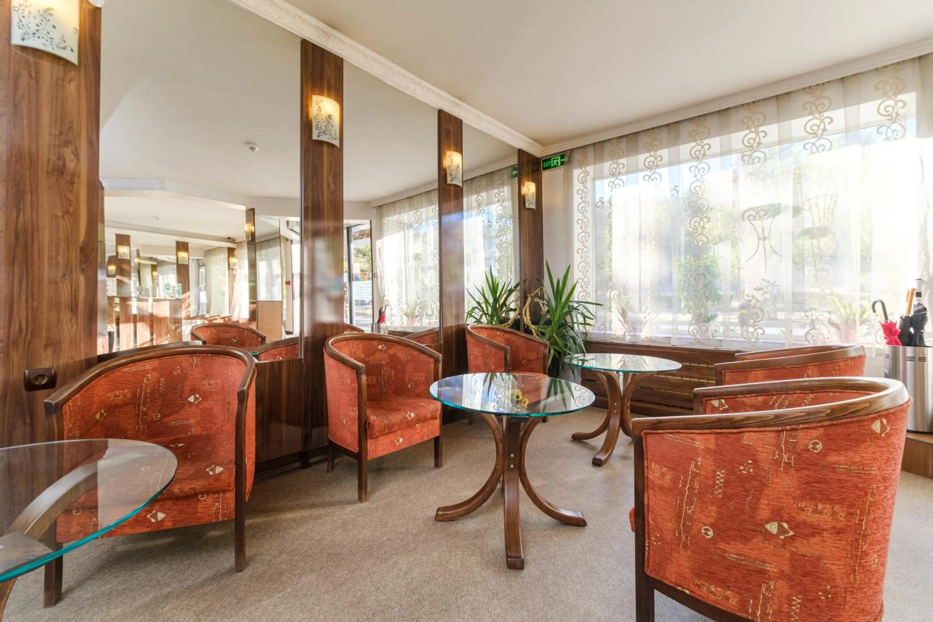 Seating area in Noviz Hotel